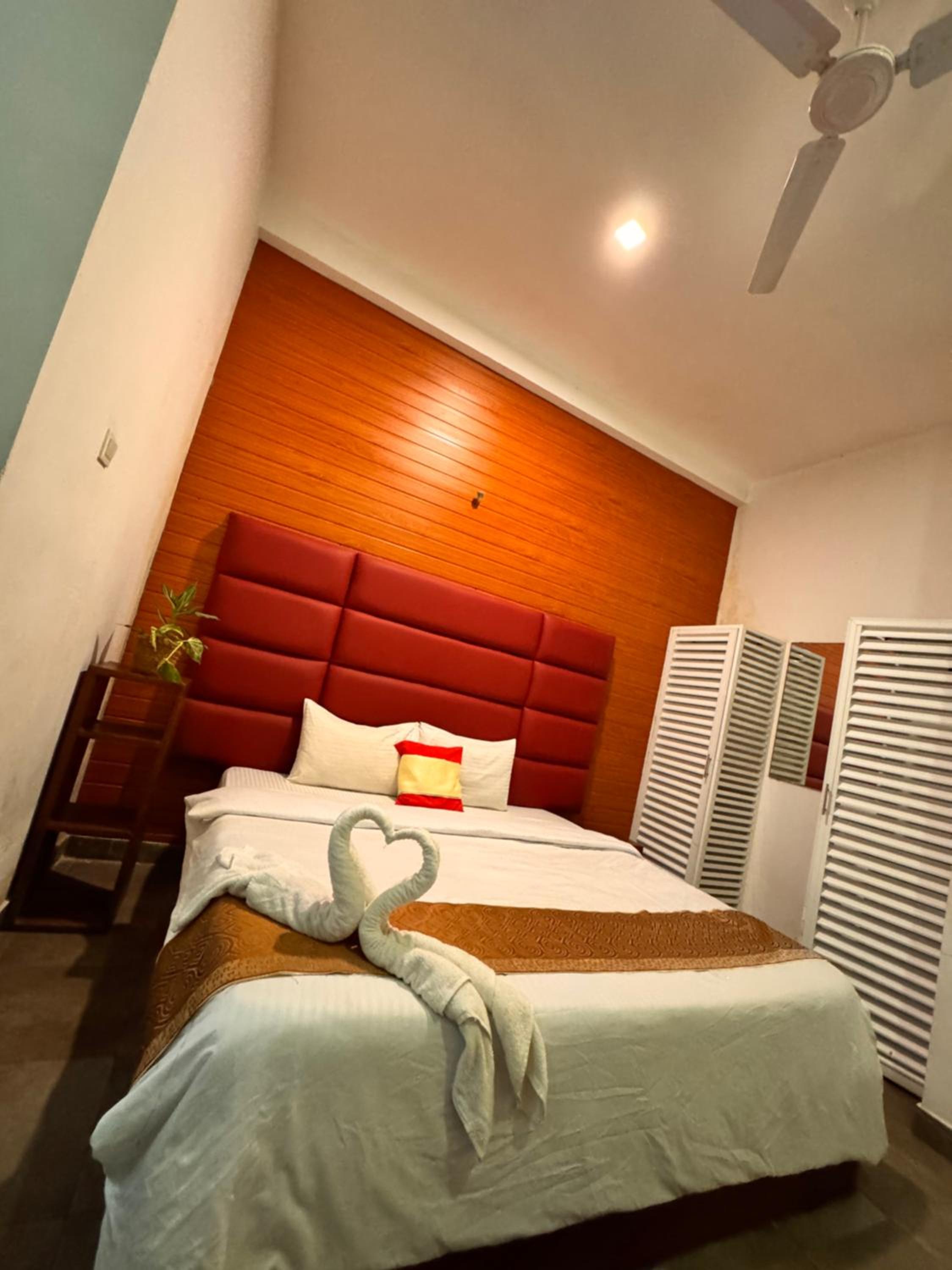 Deluxe King Room photo 2