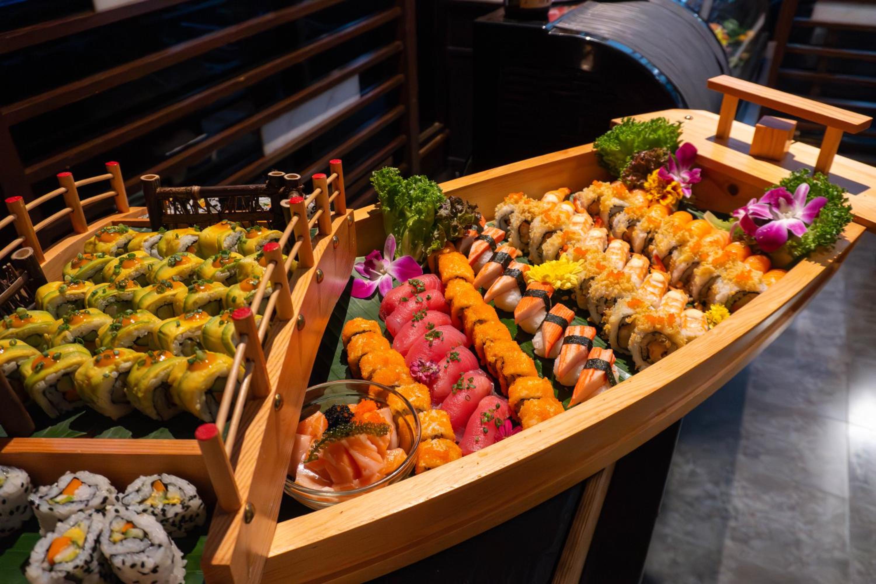 Lebua Suite City View With Christmas’S Evening Buffet At Café Mozu