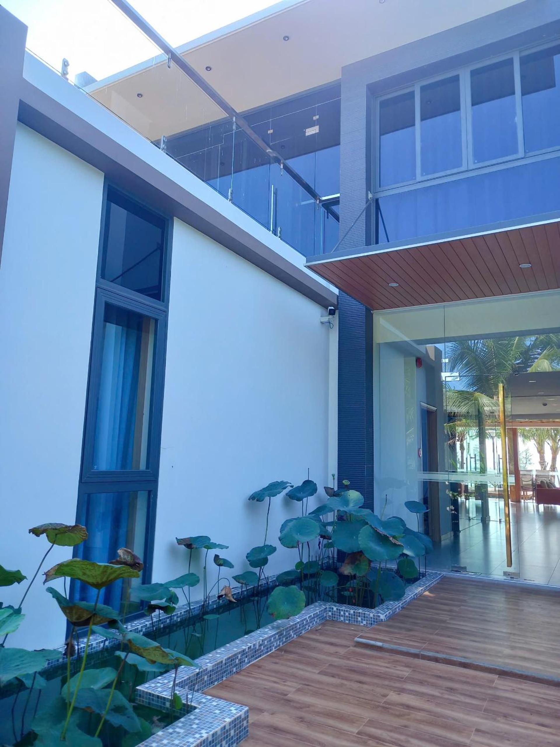 Villa with Sea View photo 3