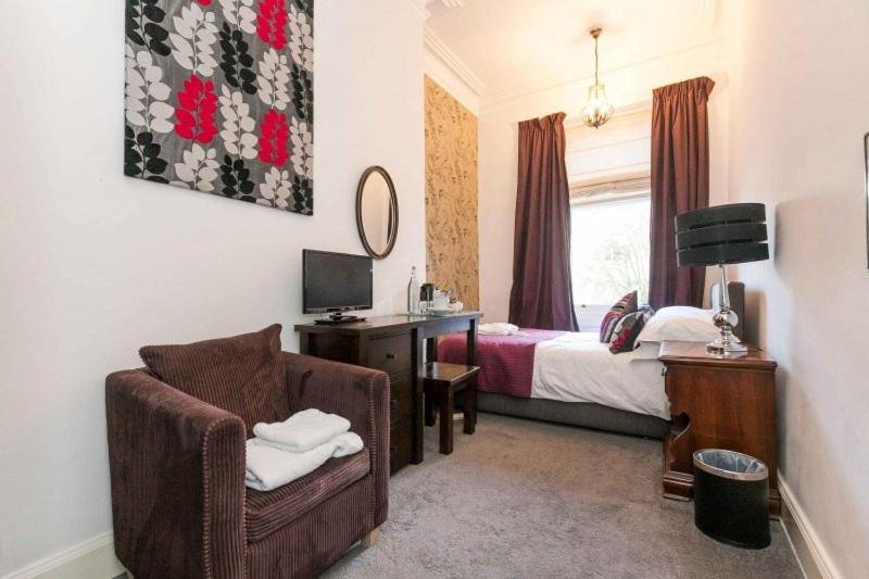 Single Room with Private External Bathroom
