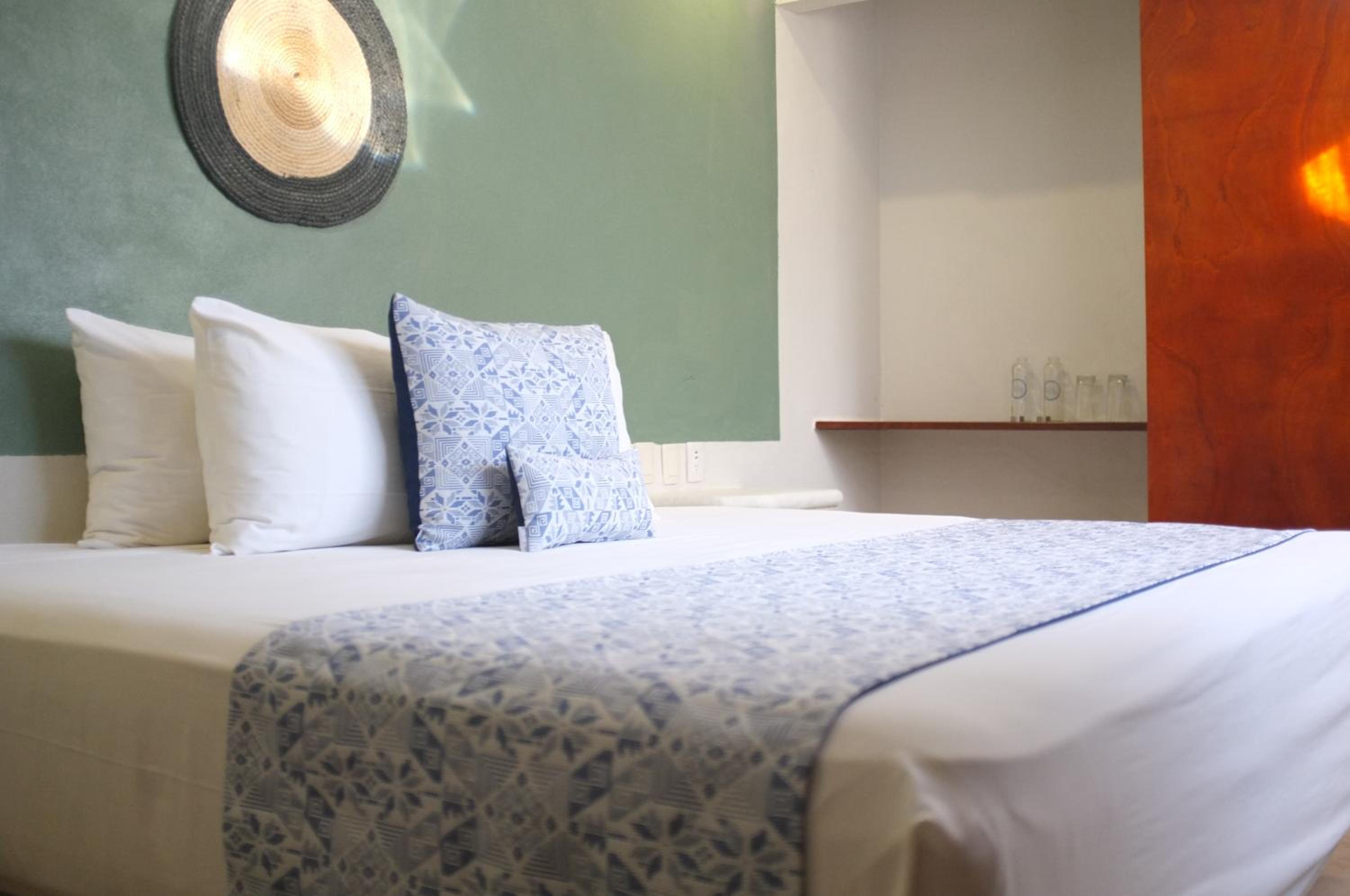Standard Double Room - Photo 5
