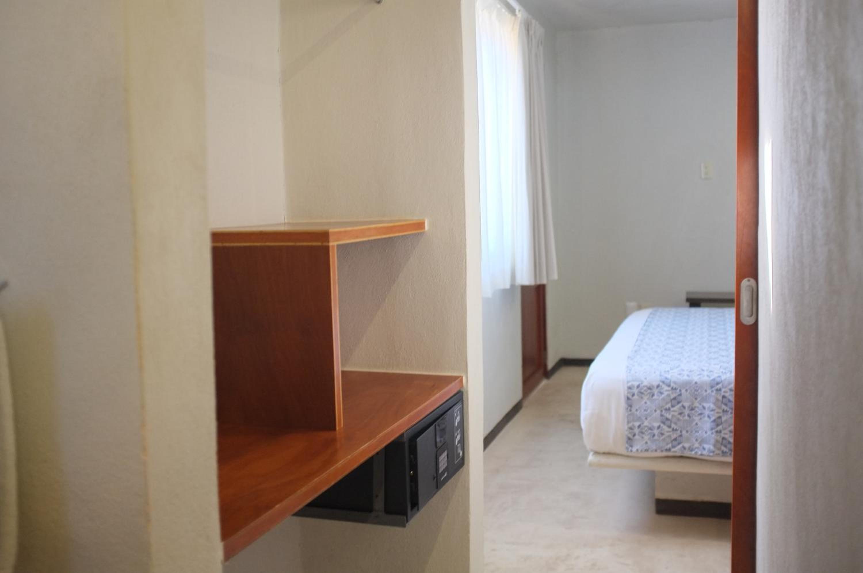 Standard Double Room - Photo 6