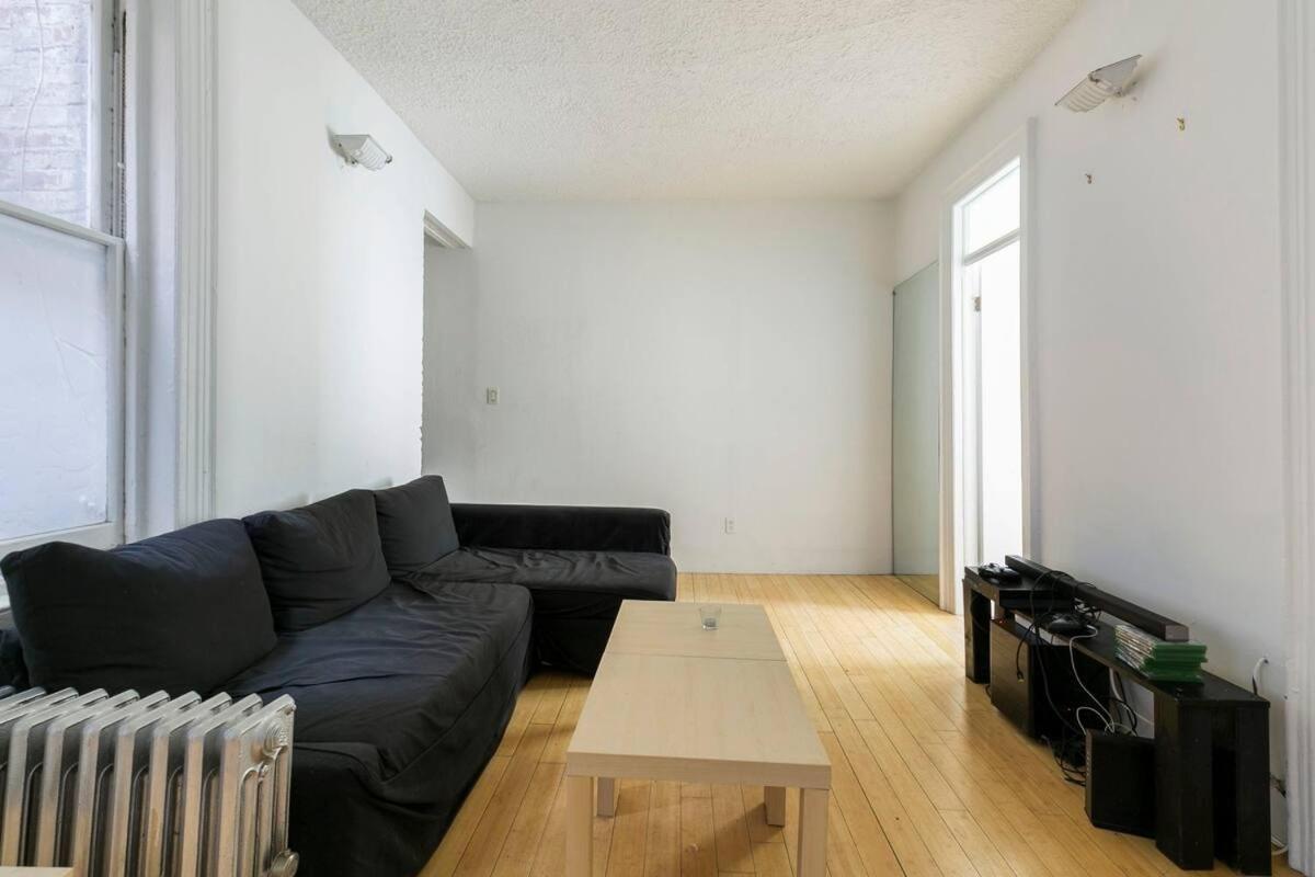 Two-Bedroom Apartment photo 2