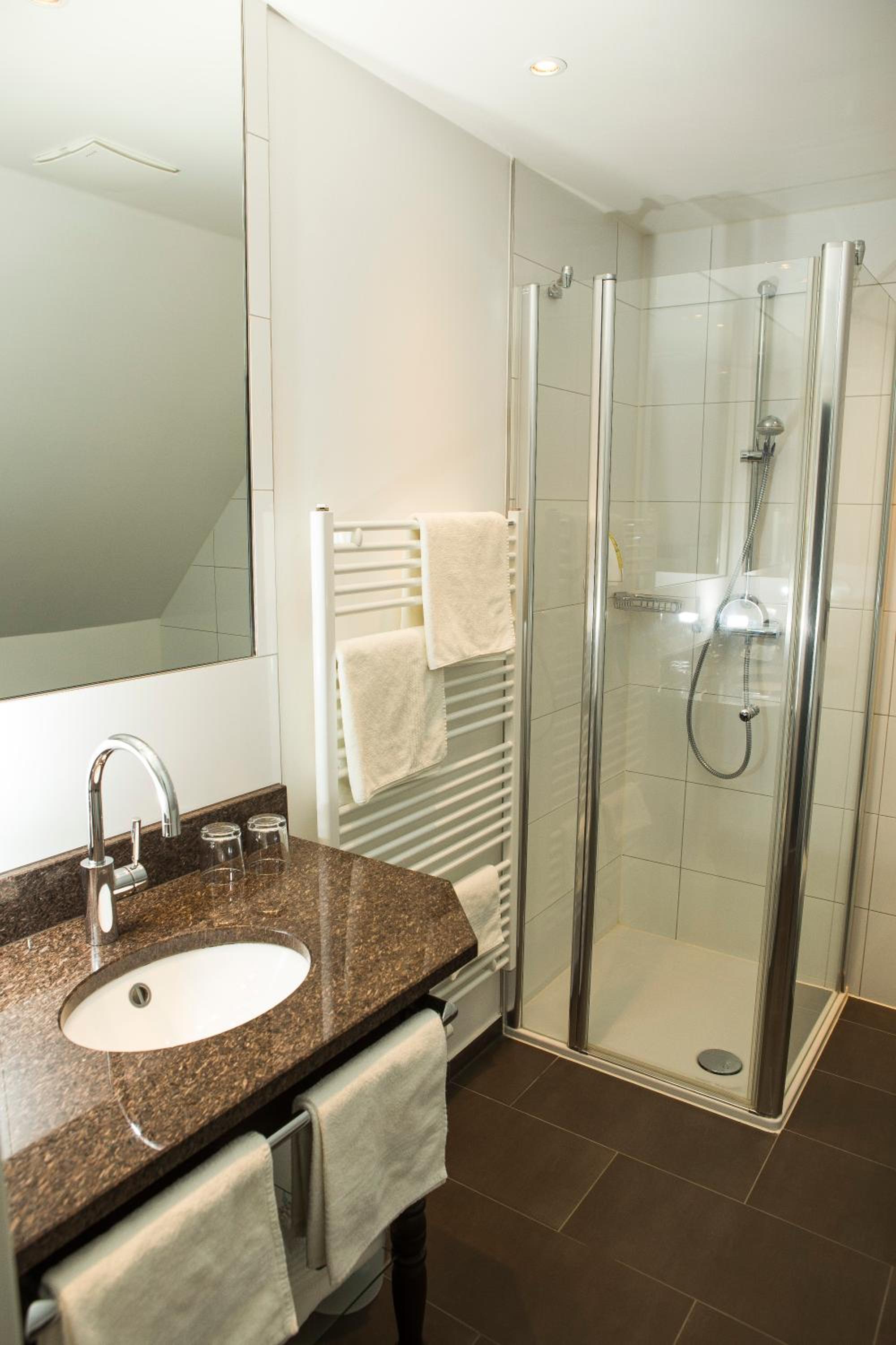 Double Room - Photo 6