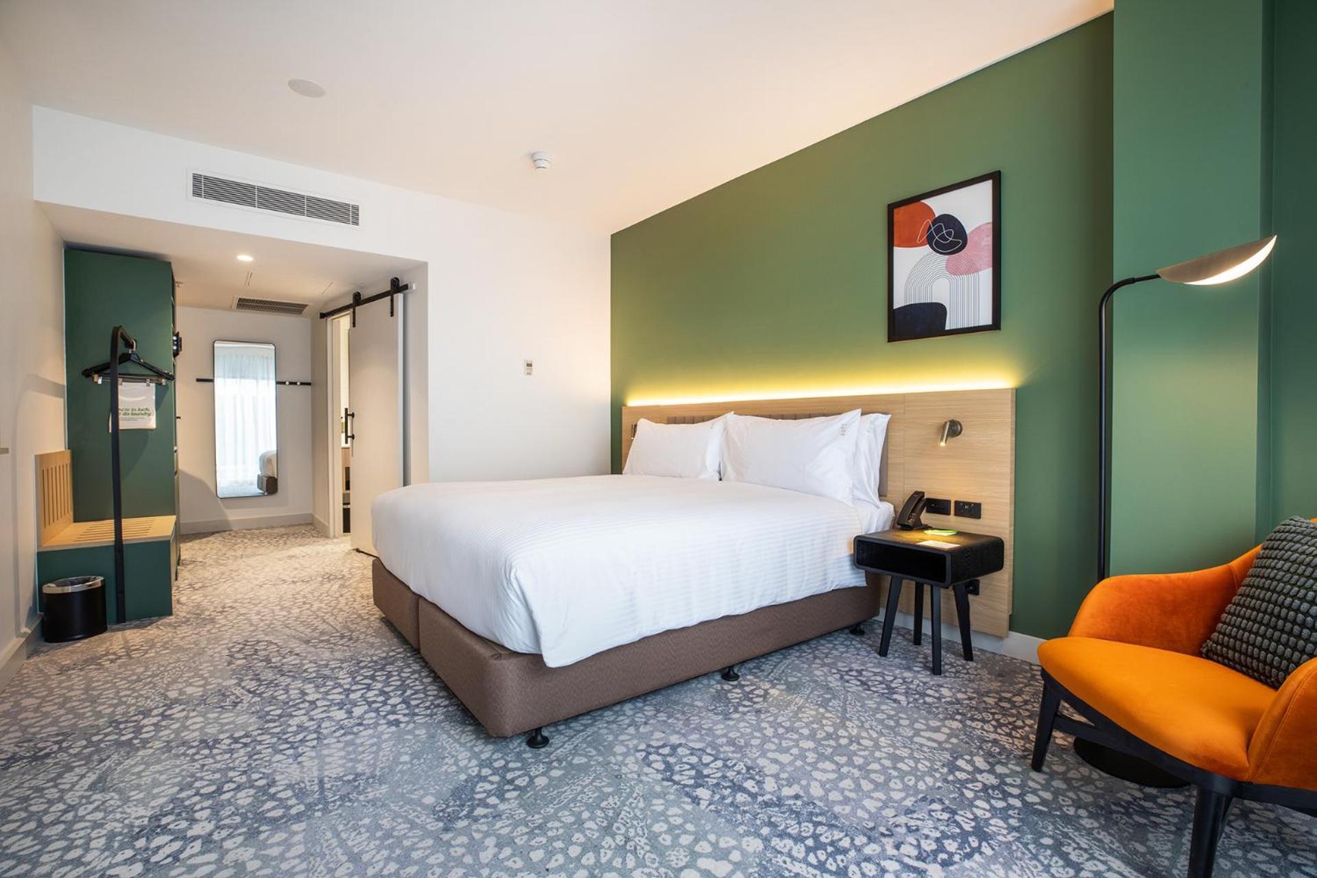 Premium King Room - Photo 1
