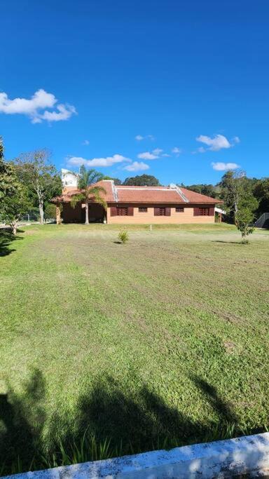 Five-Bedroom House photo 3