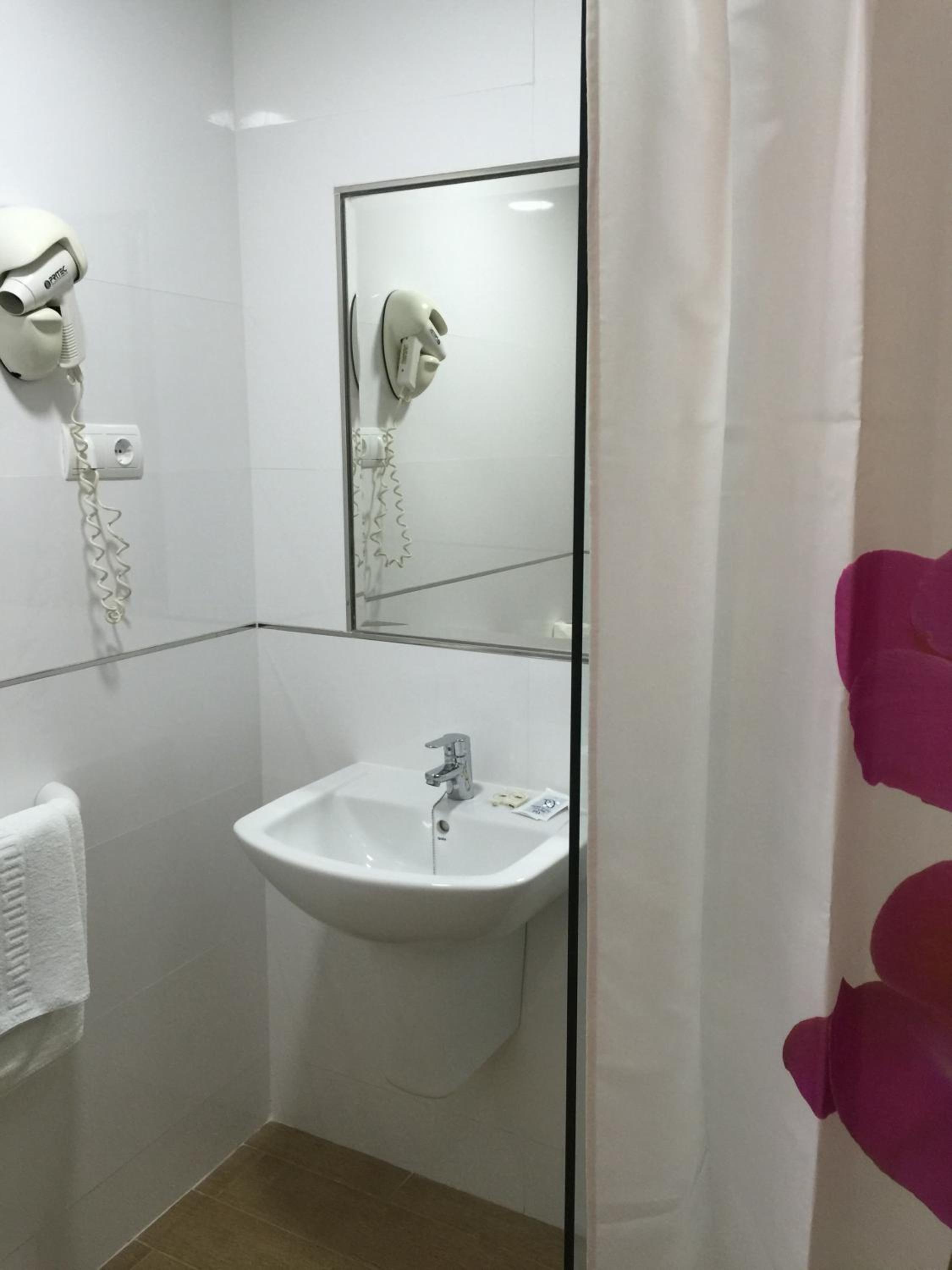 Triple Room - Photo 7