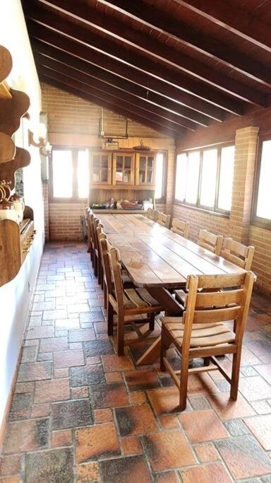 Five-Bedroom House photo 2