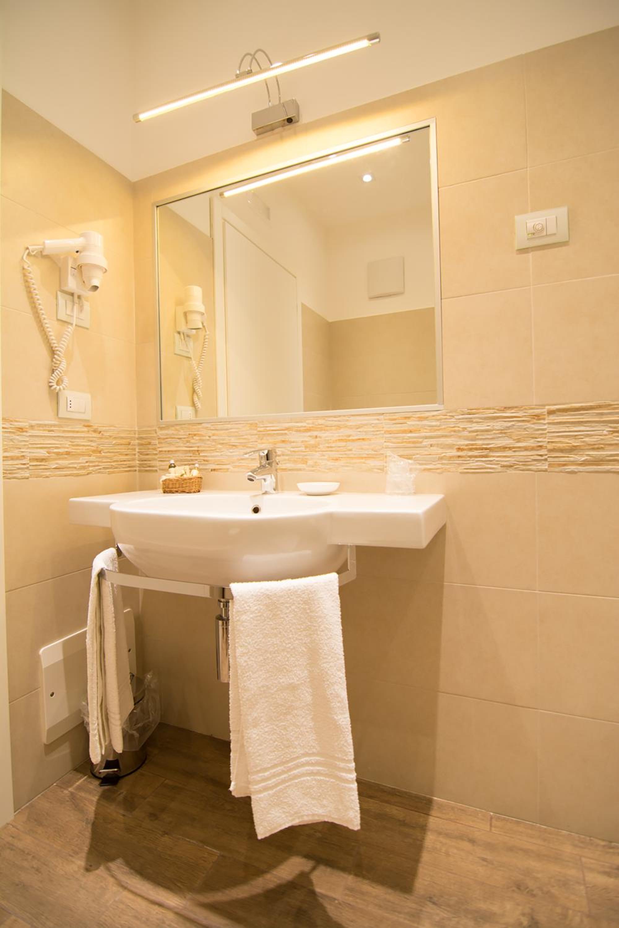 Triple Room with Lake View photo 3