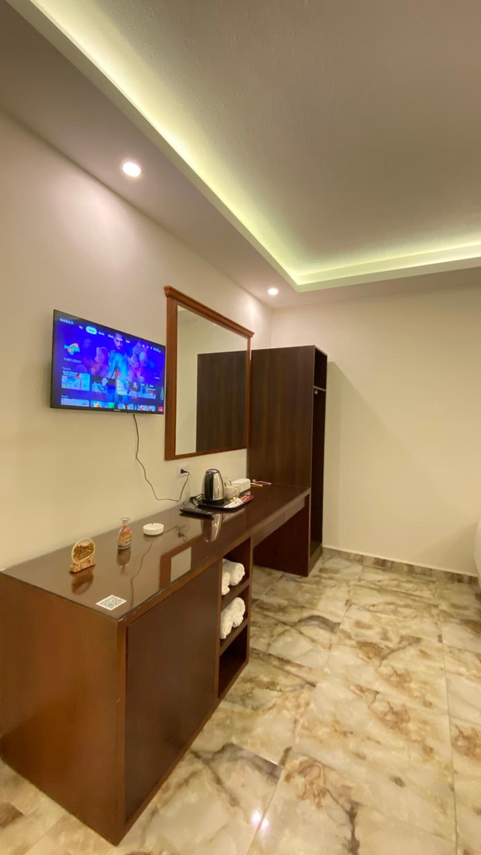 Deluxe Double Room (2 Adults + 1 Child) photo 3