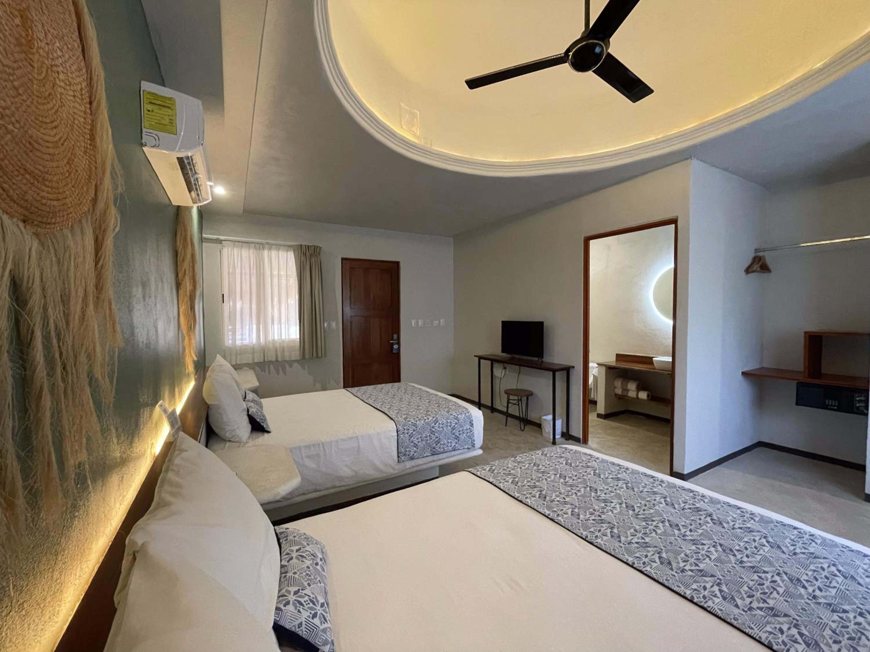 Standard Twin Room - Photo 4
