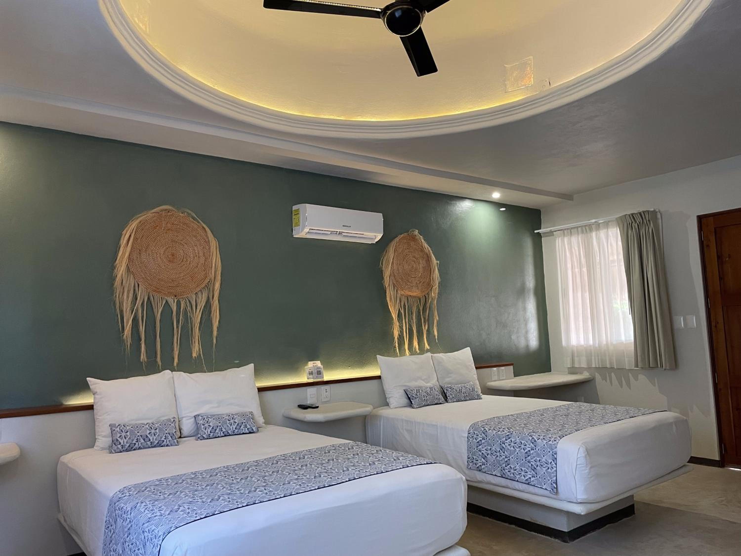 Standard Twin Room - Photo 1