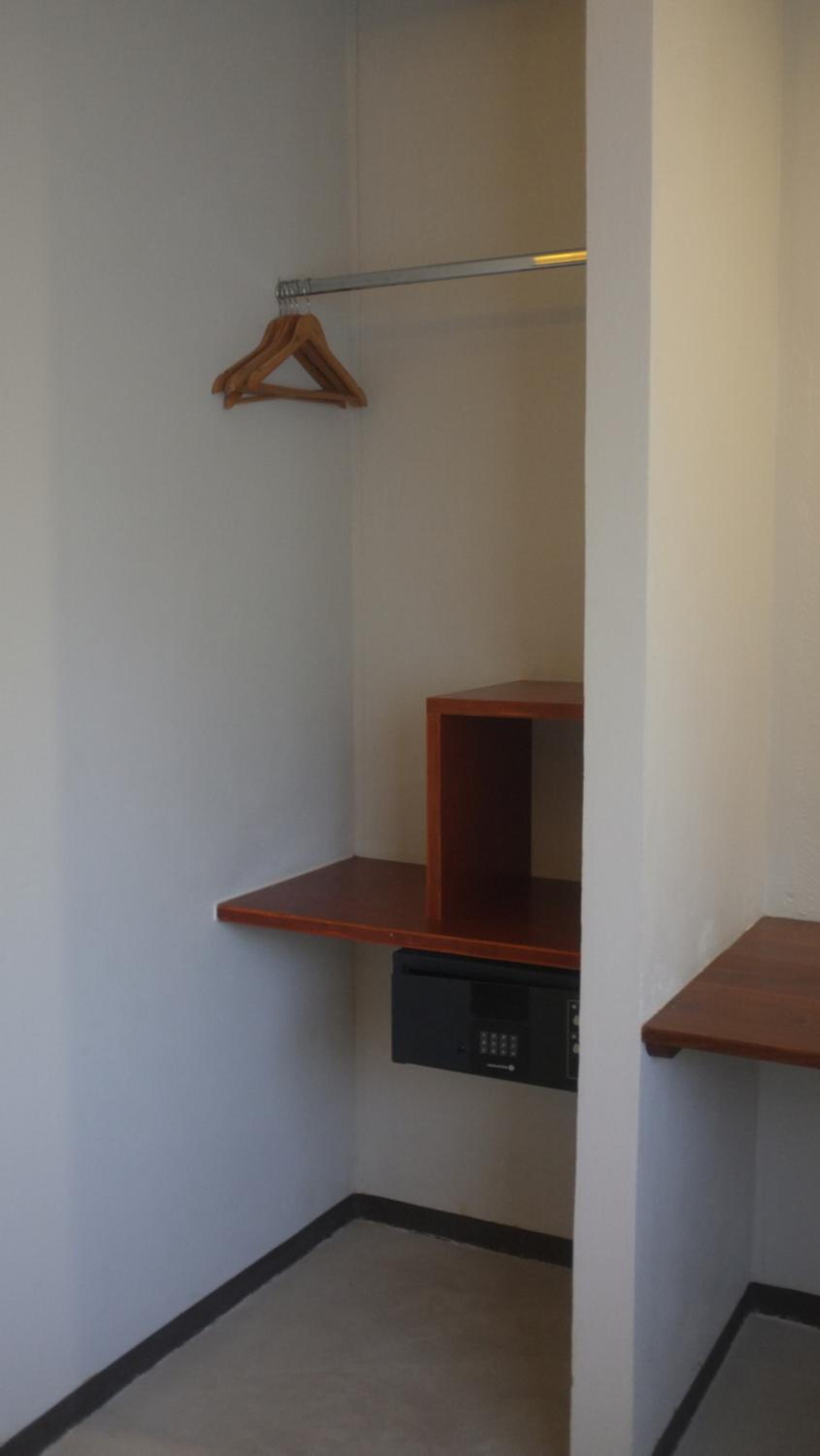 Standard Twin Room - Photo 2