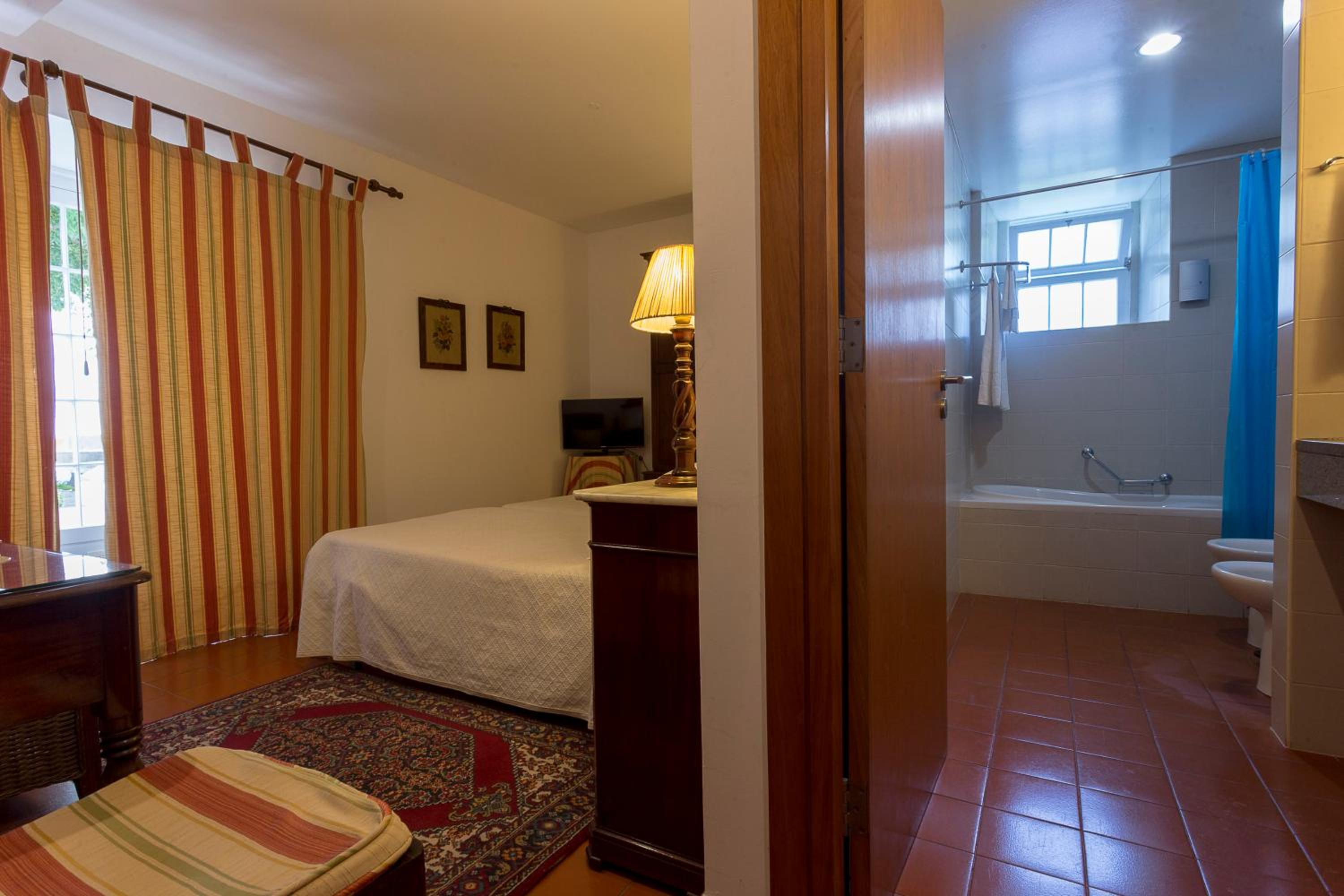 Double or Twin Room photo 3