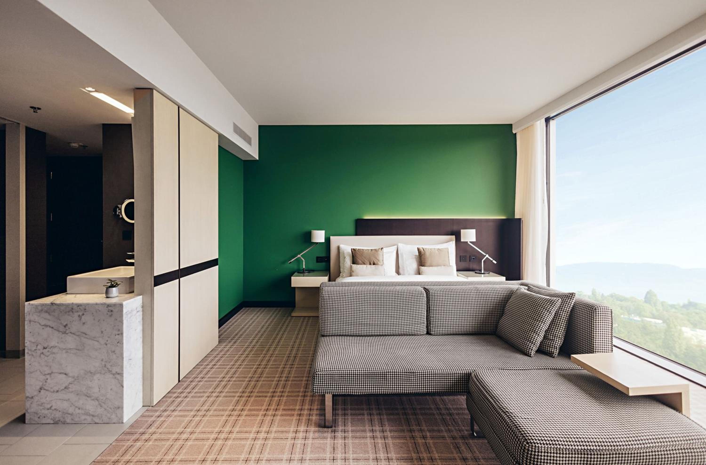 Junior King Suite - Club Lounge Access thumbnail 5