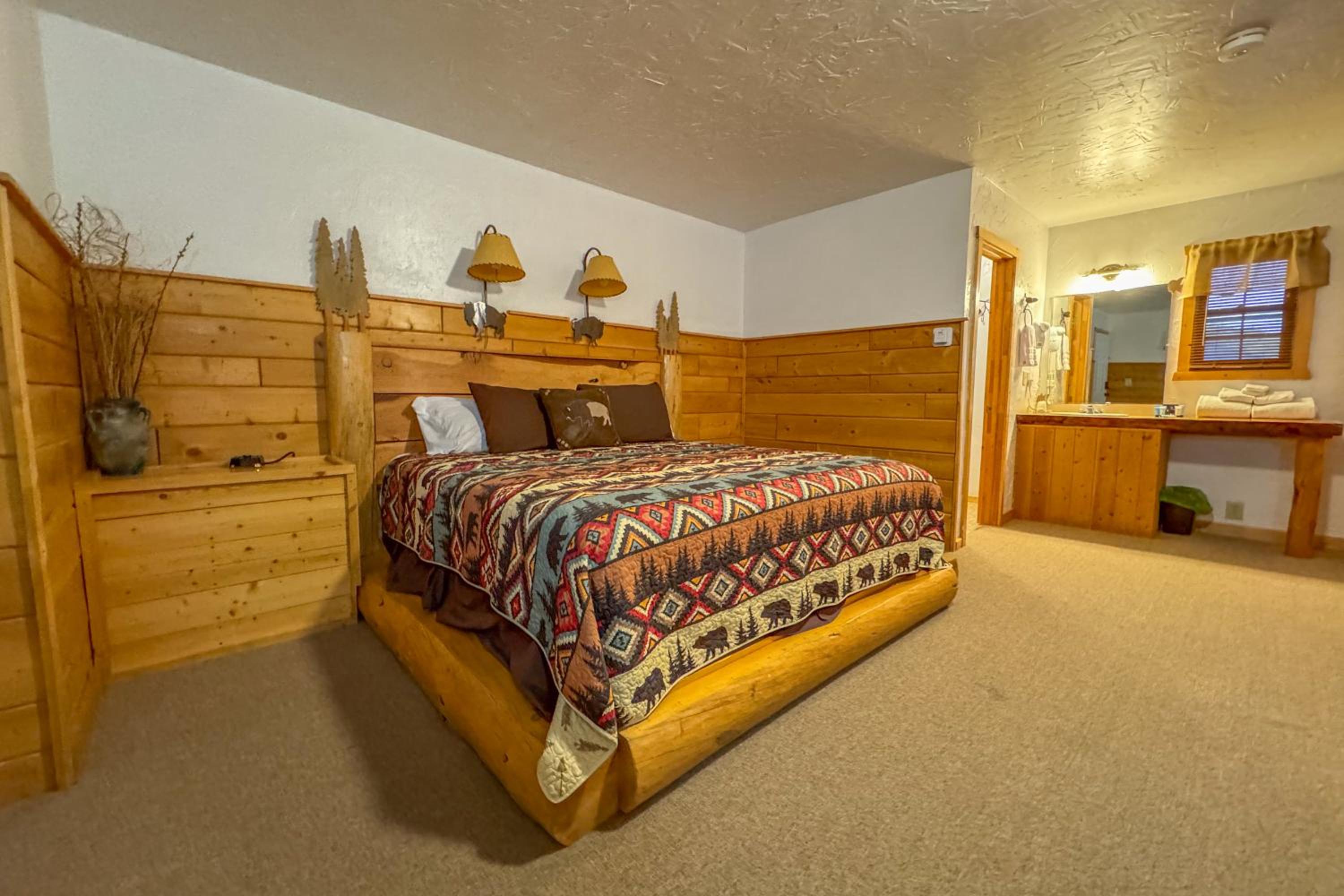 Deluxe King Room photo 1