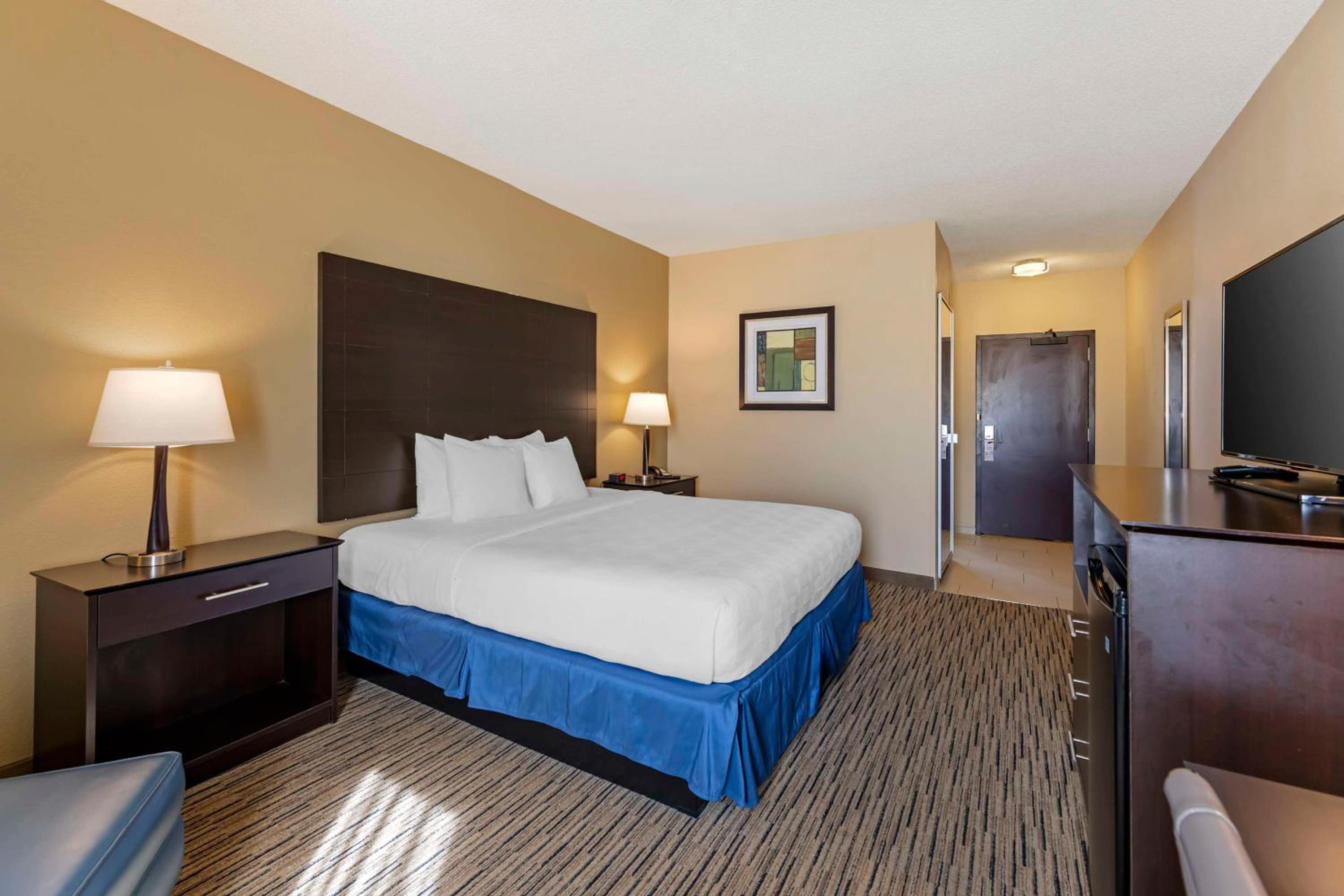 King Room - Non-Smoking - Photo 1