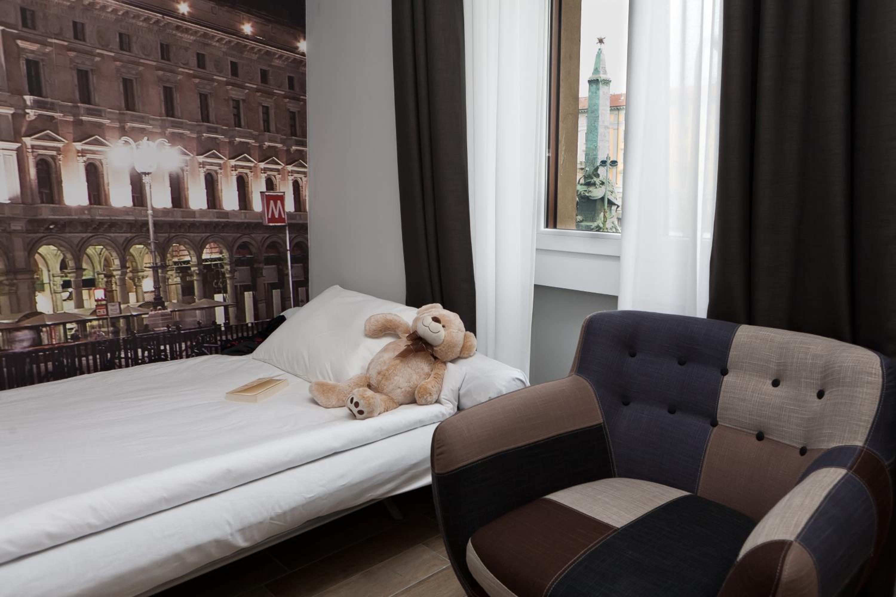 Family Studio (2 Adults + 2 Children)