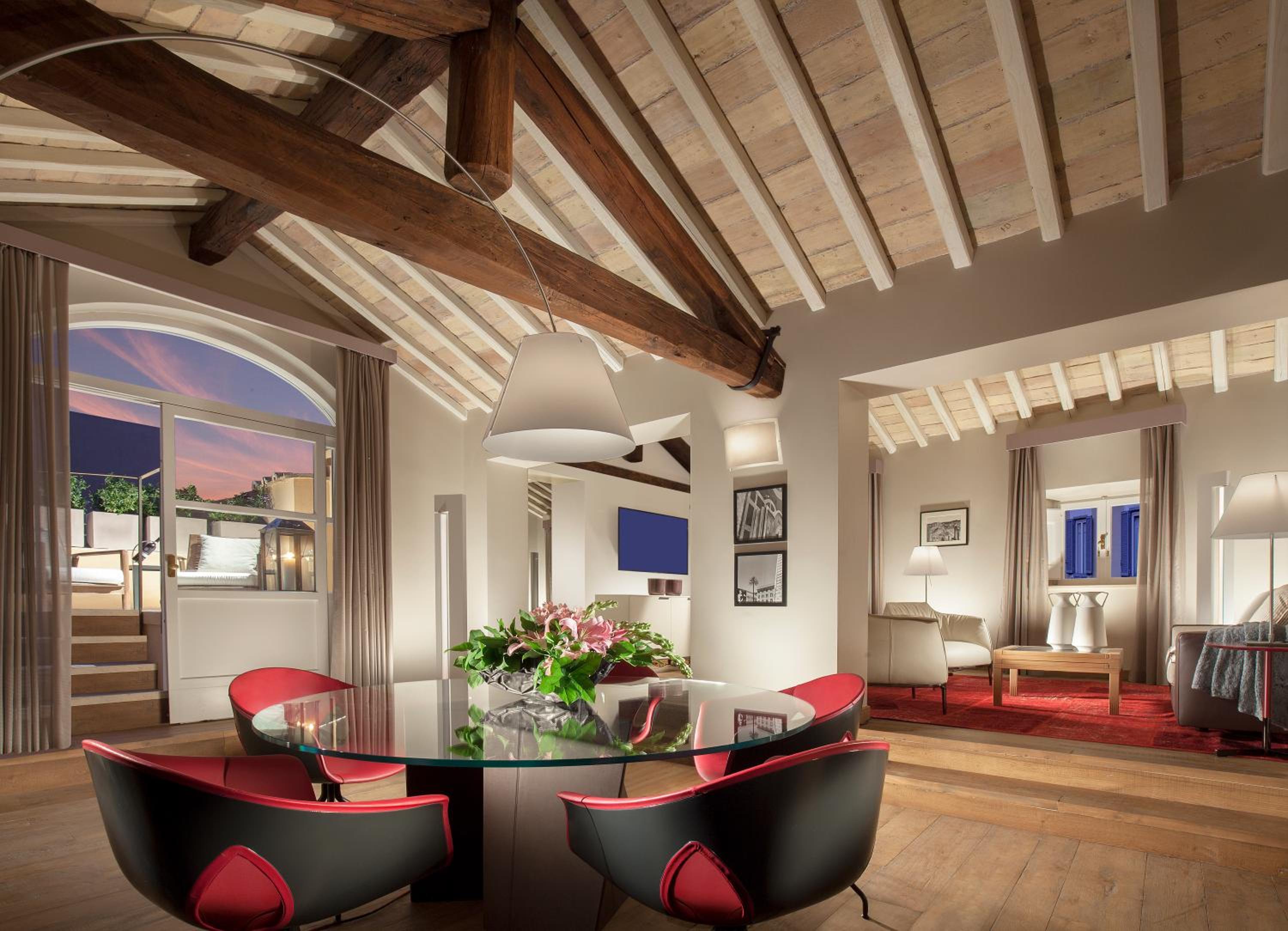 Penthouse Suite (4 adults)