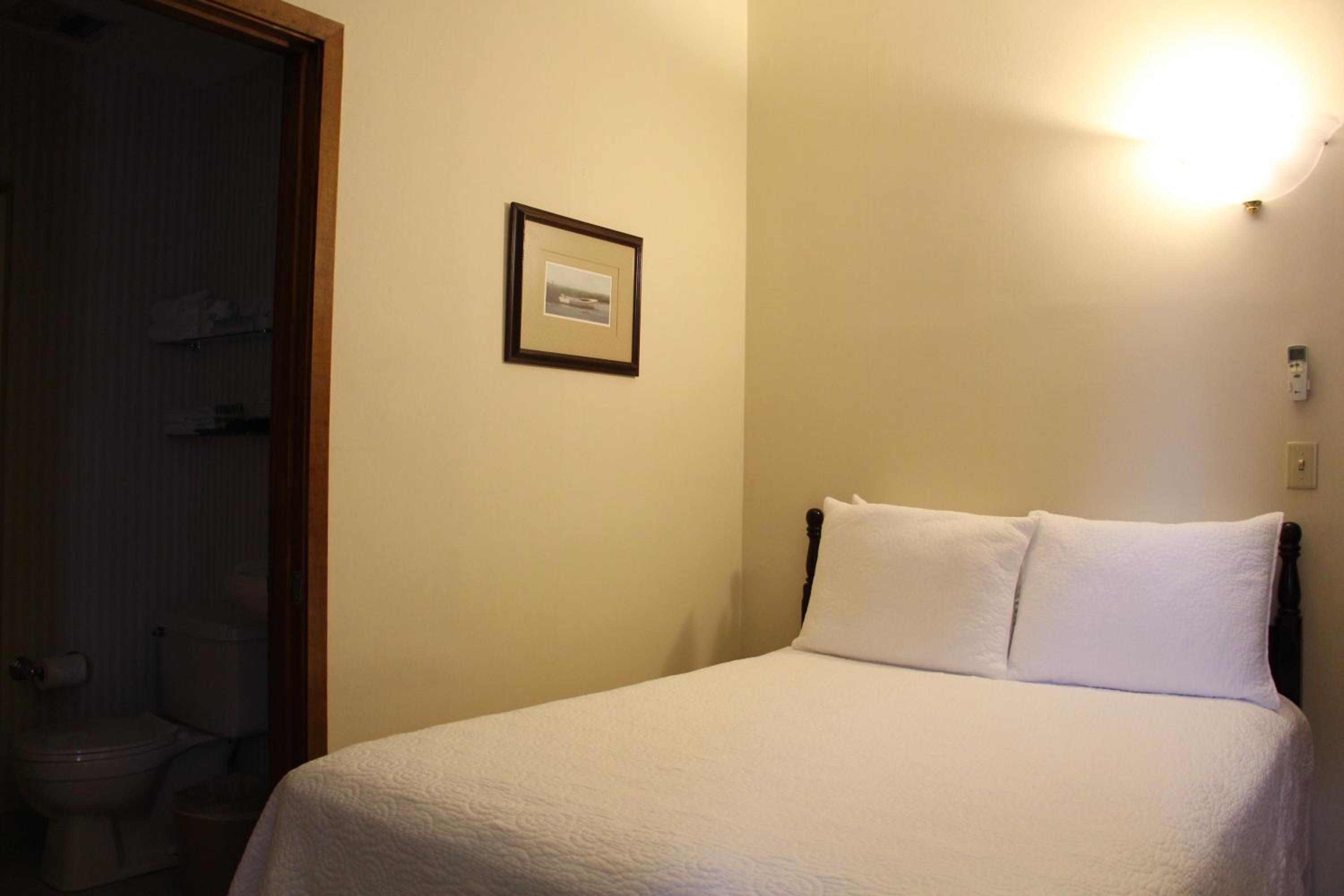 Double Room - Non-Smoking  photo 1