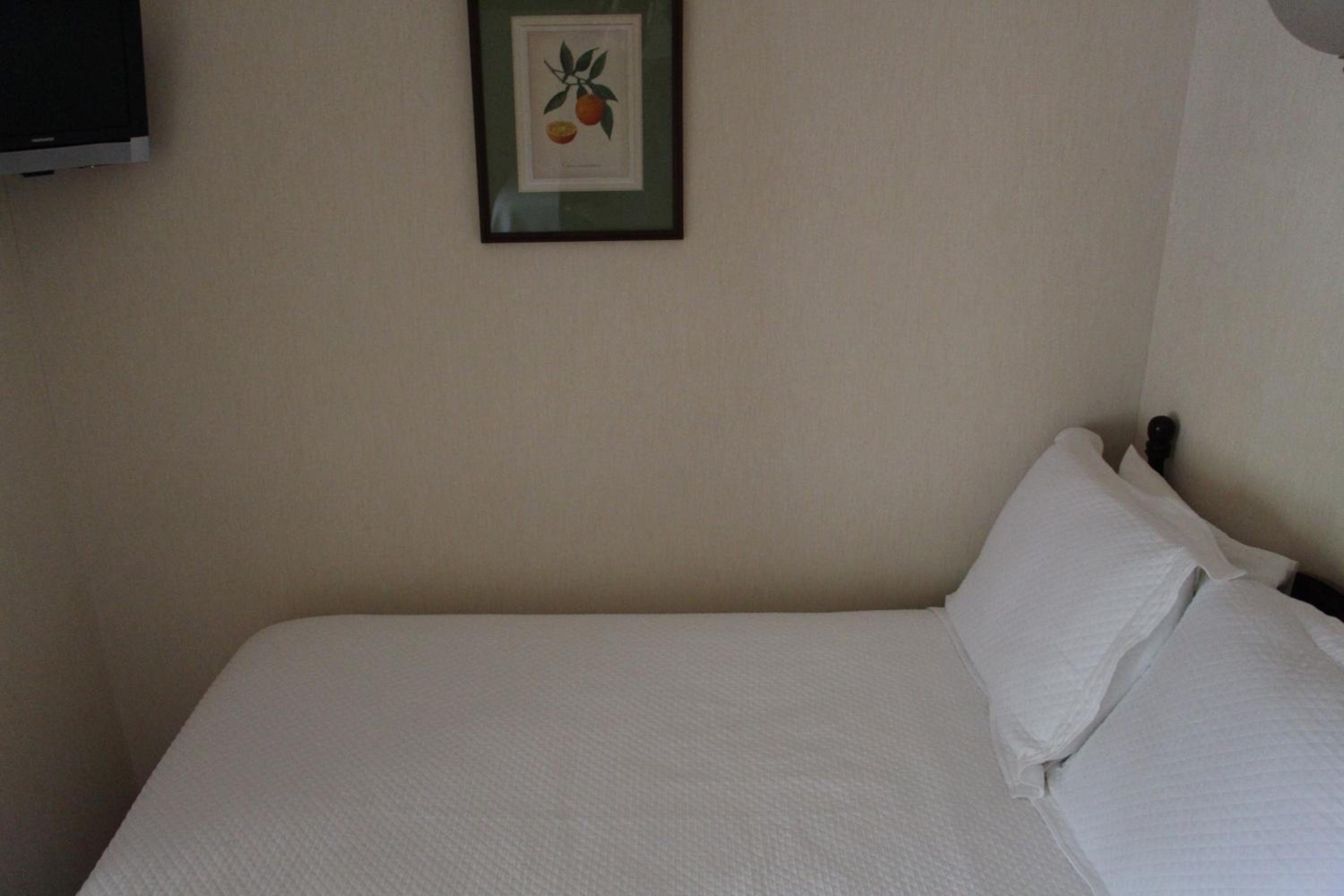 Double Room - Non-Smoking  photo 2