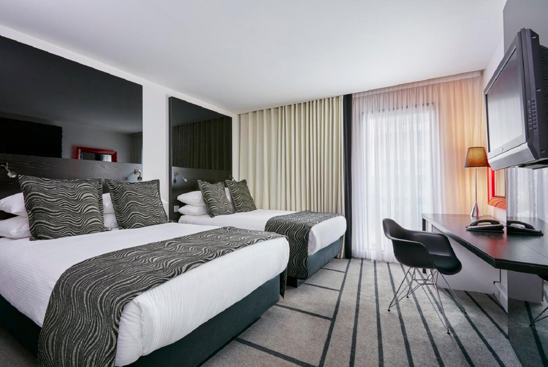 Standard Double Room with Two Double Beds - Photo 4
