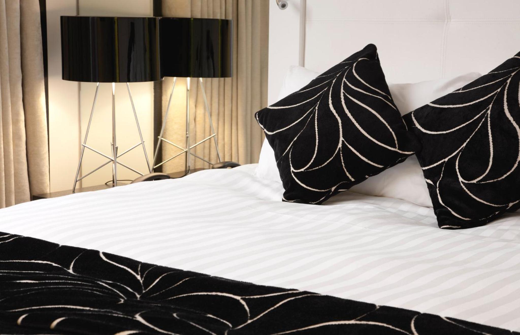 Standard Queen Room - Disability Access - Photo 3
