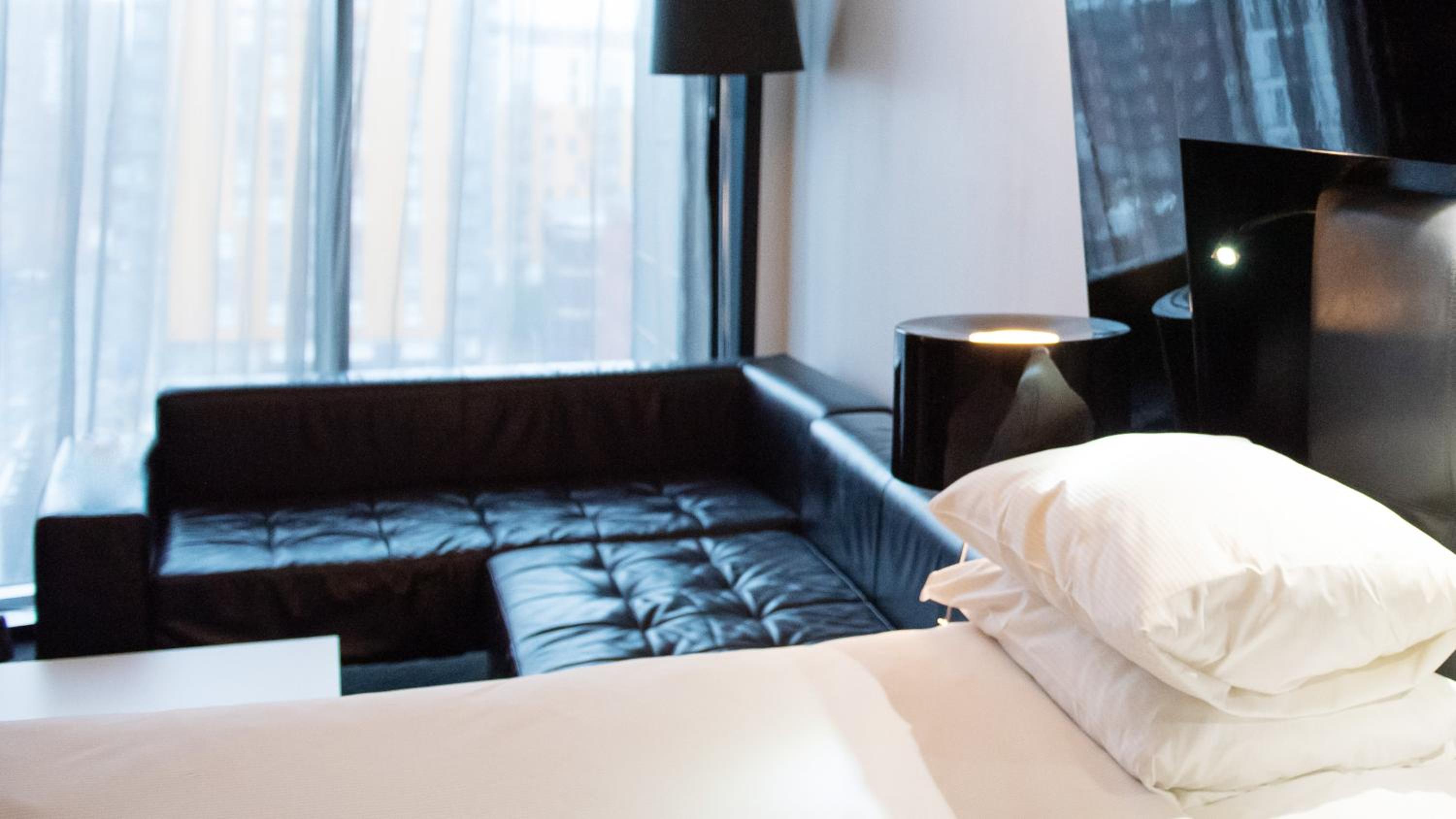 Junior King Suite - Club Floor - Photo 4