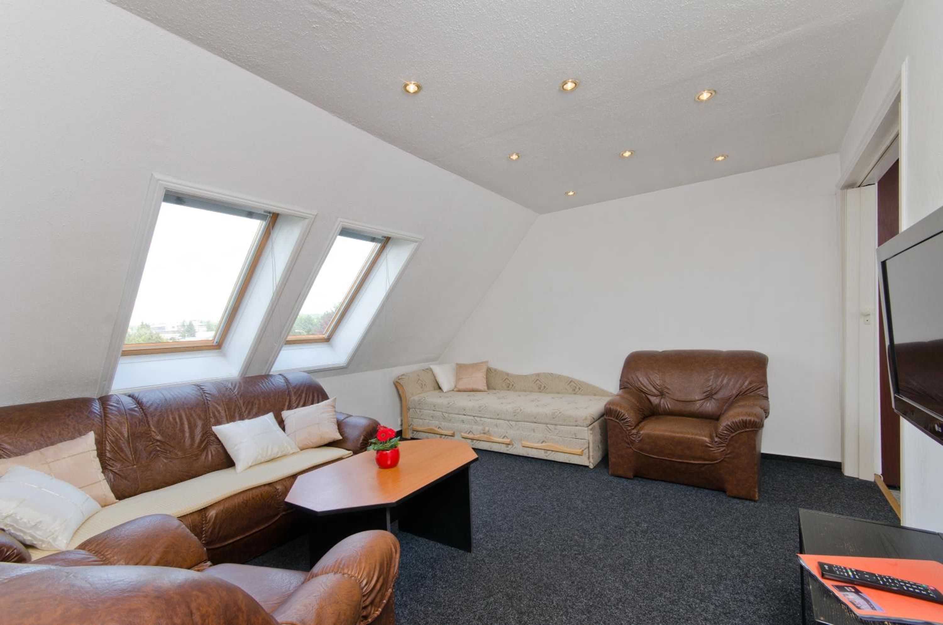 Studio Apartment photo 3