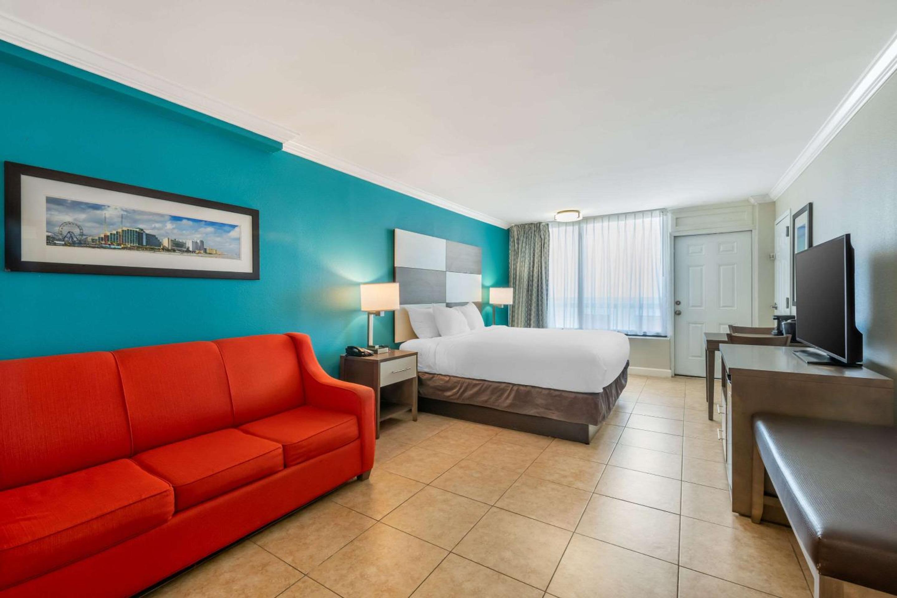 King Room with Balcony - Oceanfront - Photo 2