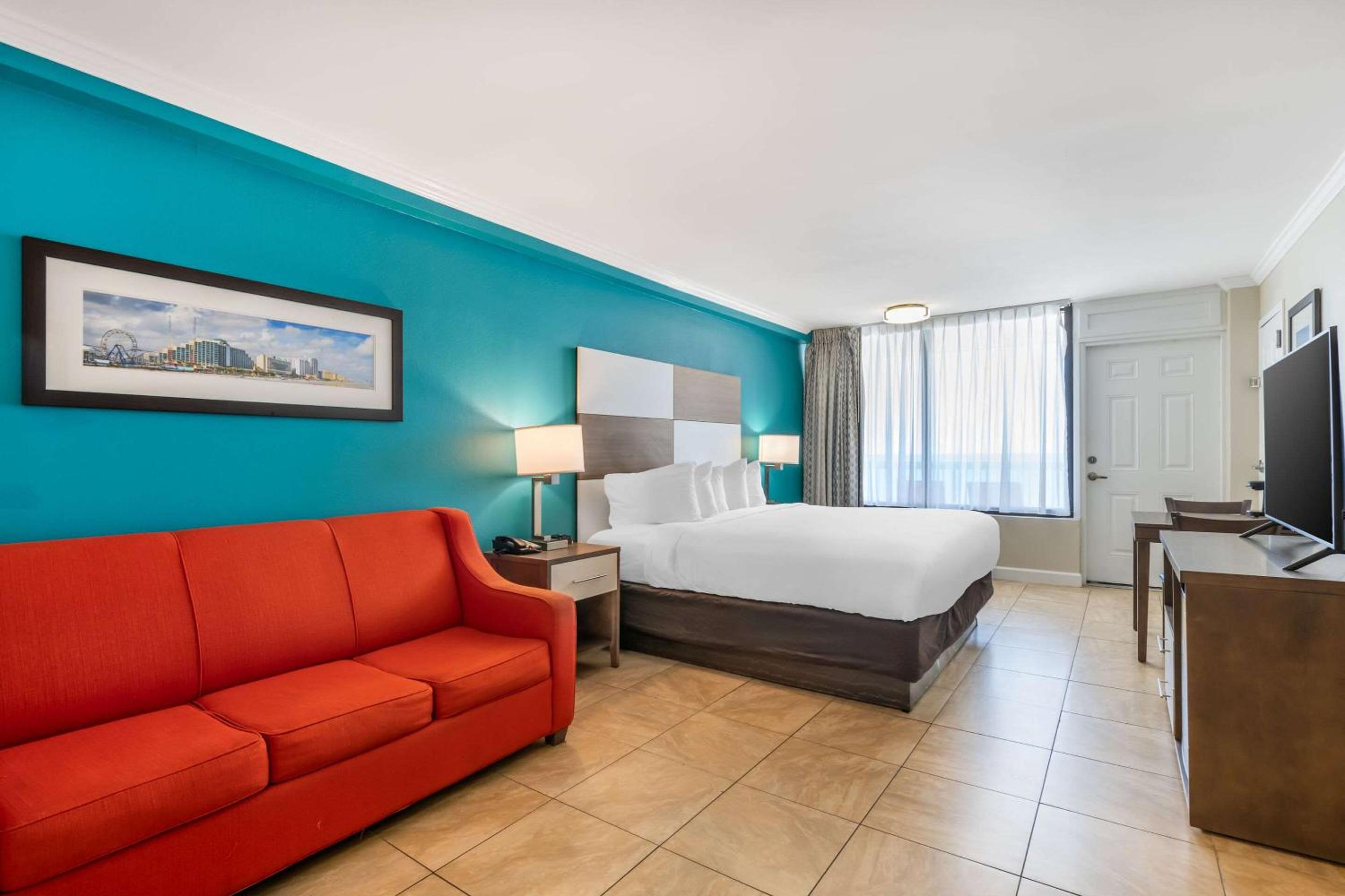 King Room with Balcony and Partial Ocean View - Photo 1