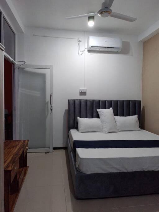 Three-Bedroom Apartment photo 2