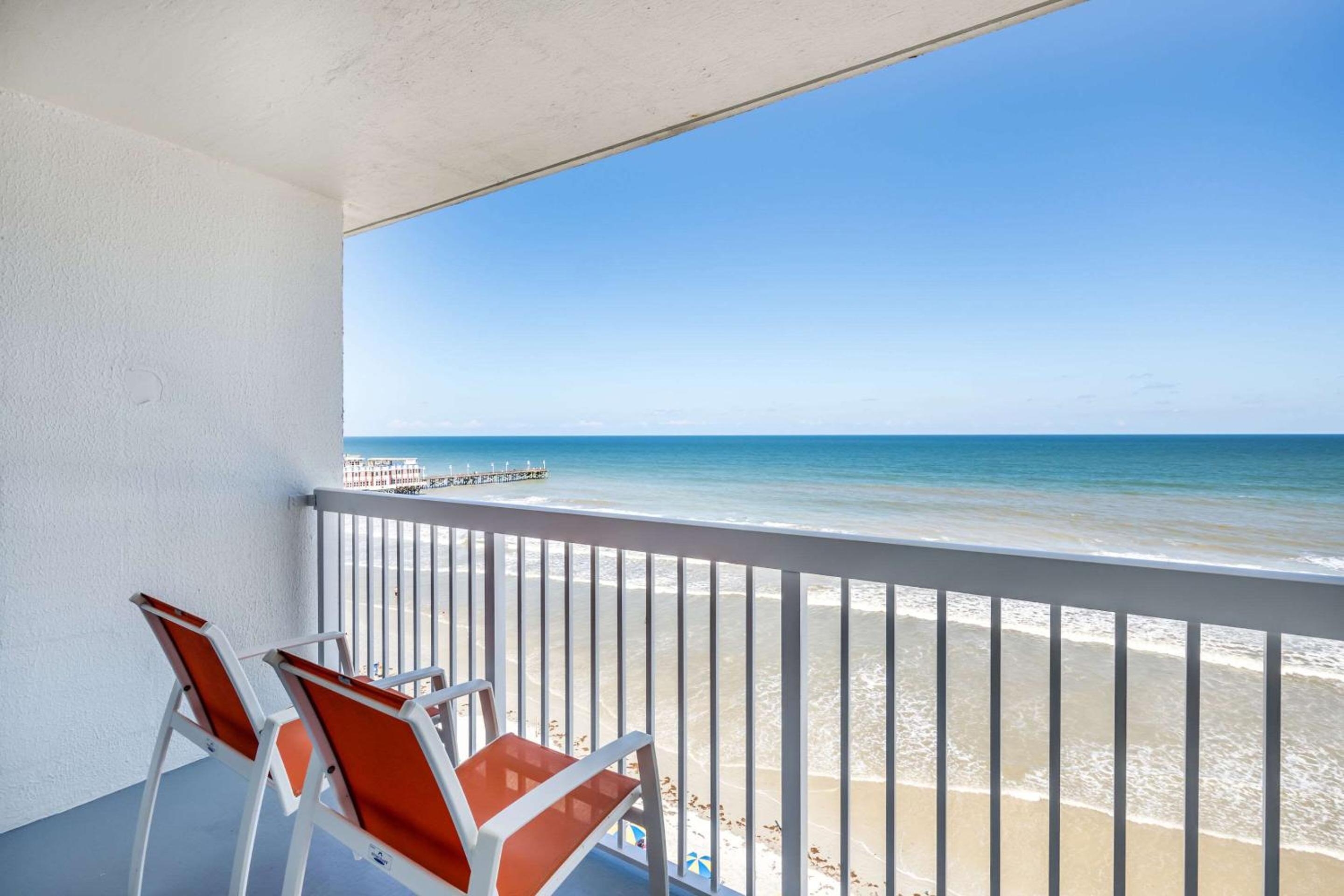 King Room with Balcony and Partial Ocean View - Photo 5