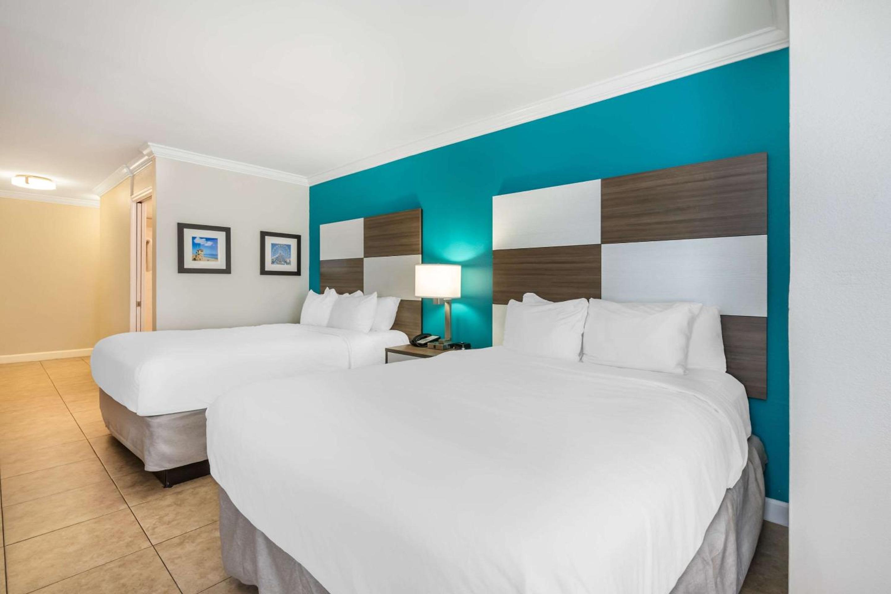 Queen Suite with Two Queen Beds and Balcony/Oceanfront - Upper Floor - Photo 5