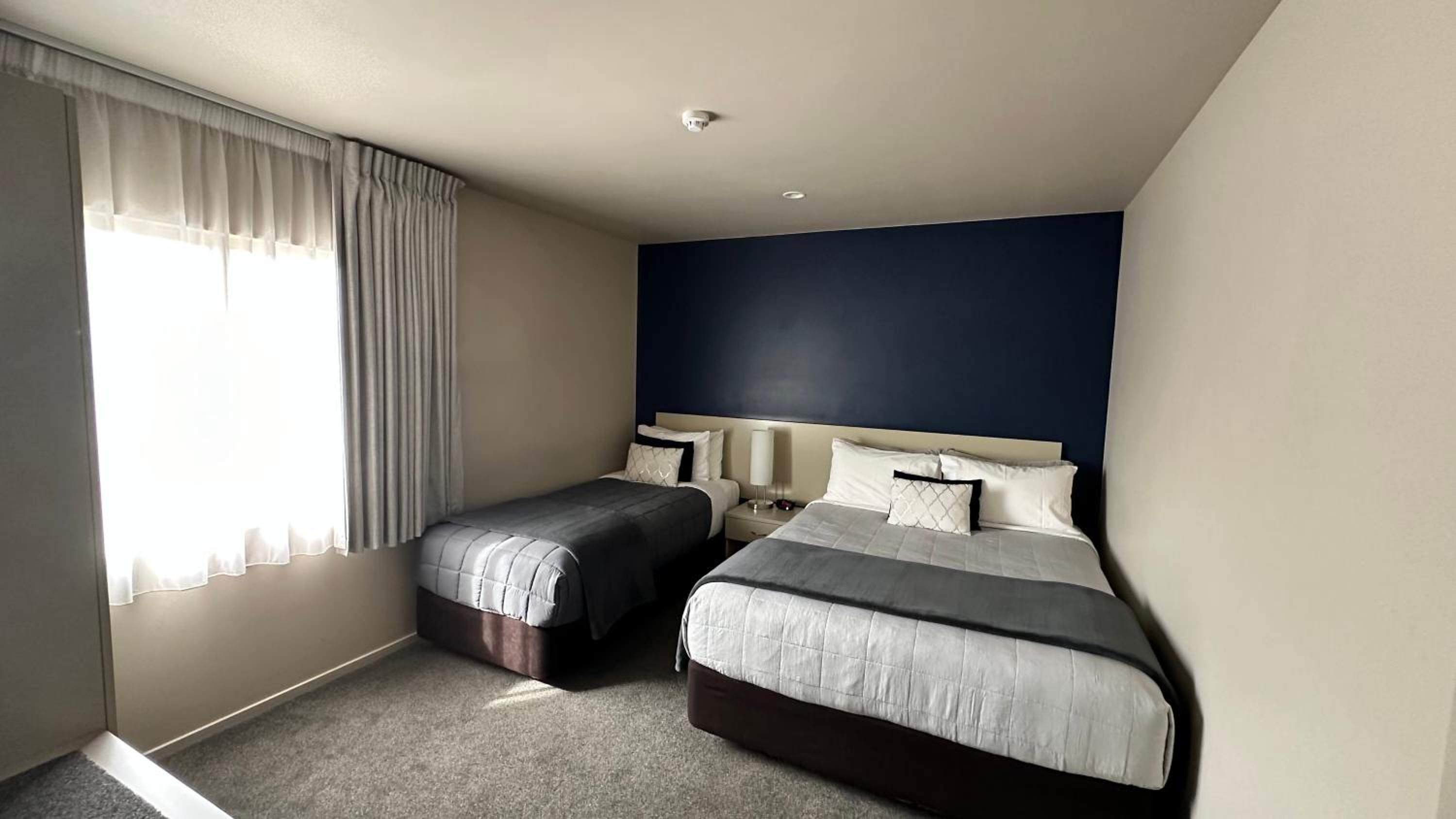 One Bedroom Suite - Non-Smoking
