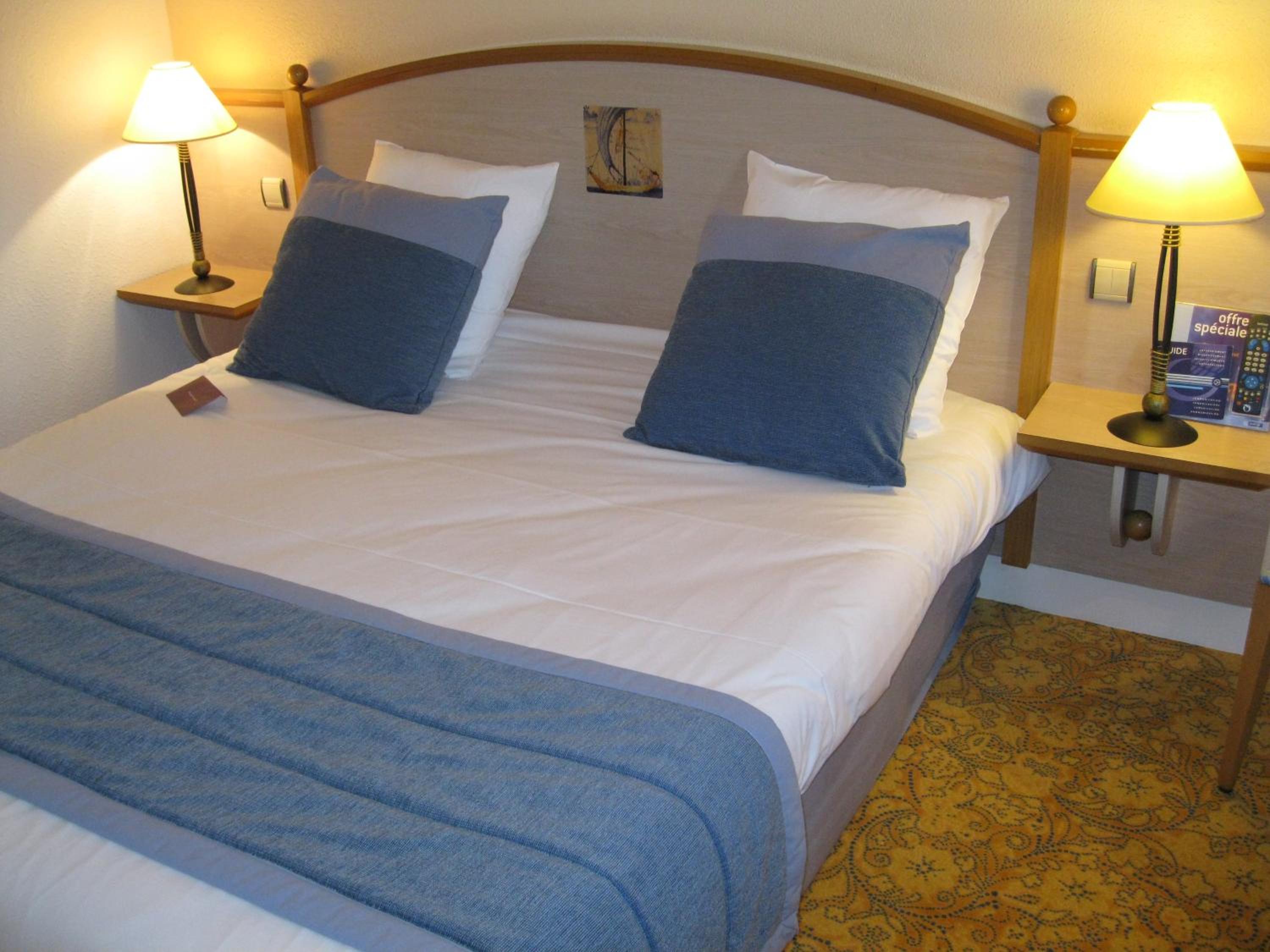 Standard Double Room with River View - Photo 9