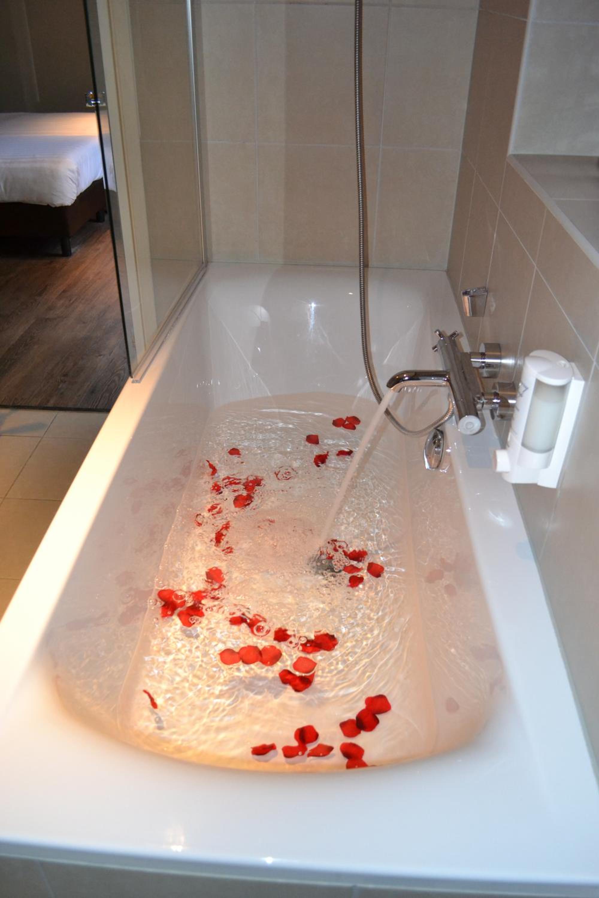 Comfort Double Room with Bath - Photo 5