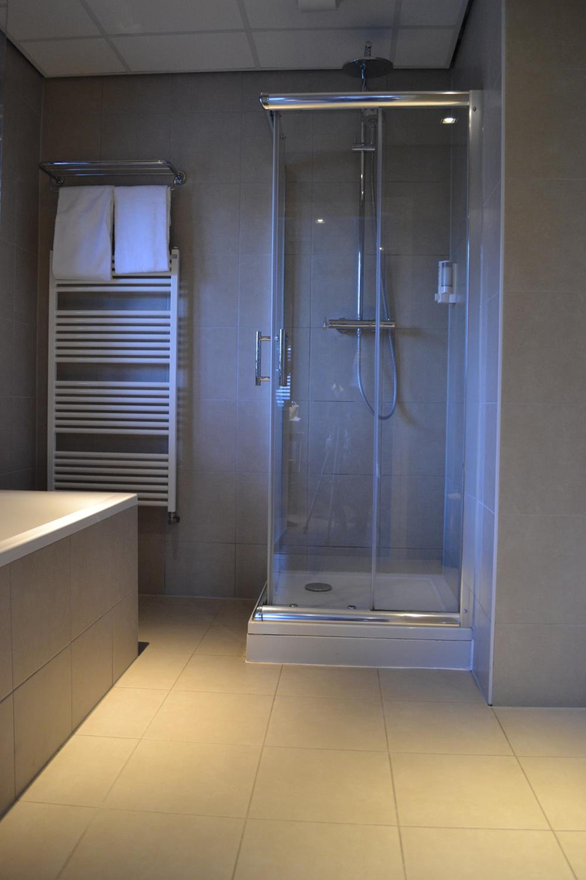 Comfort Double Room with Bath - Photo 3