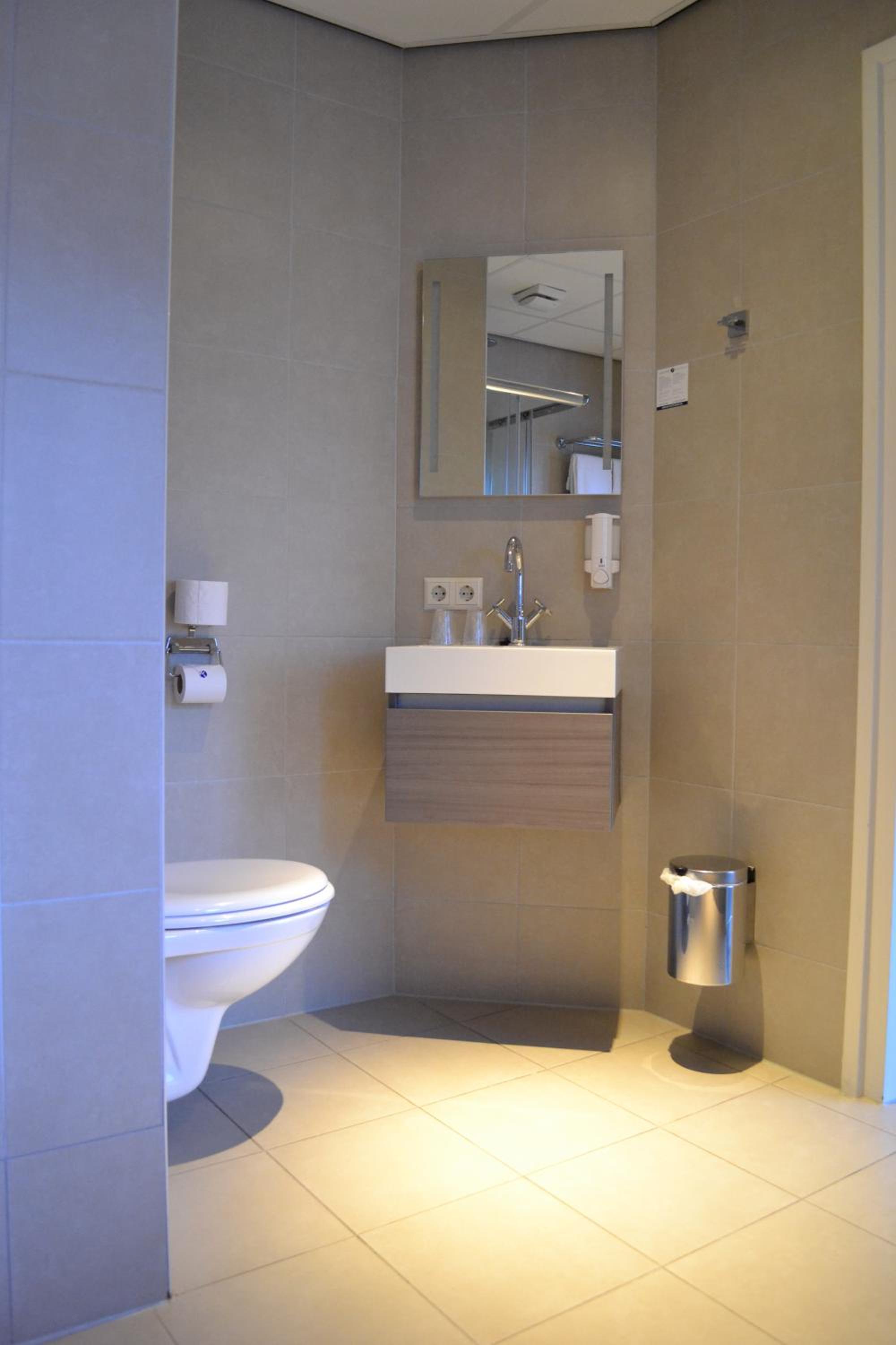 Comfort Double Room with Bath - Photo 4