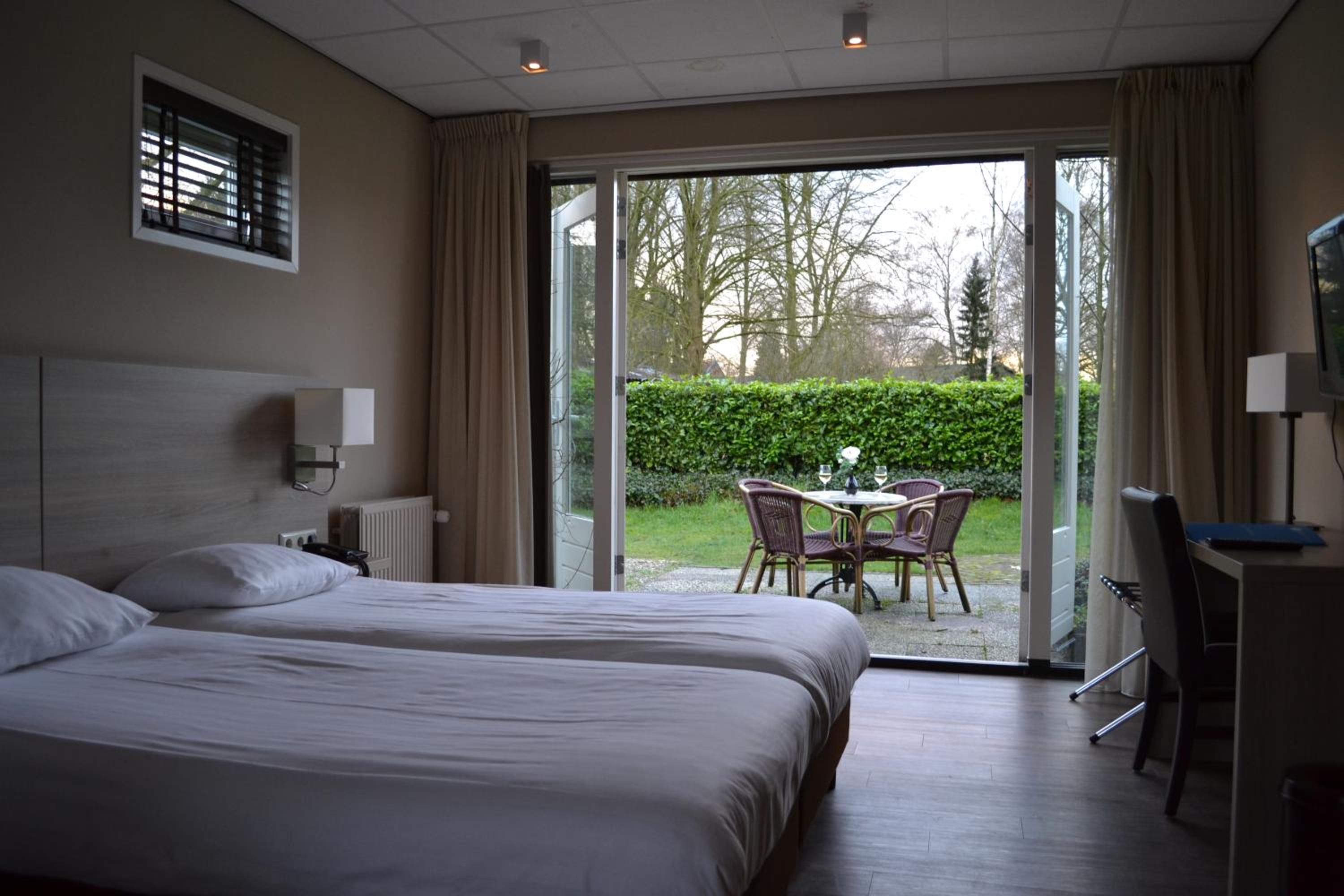 Spacious comfort double room with terrace photo 1