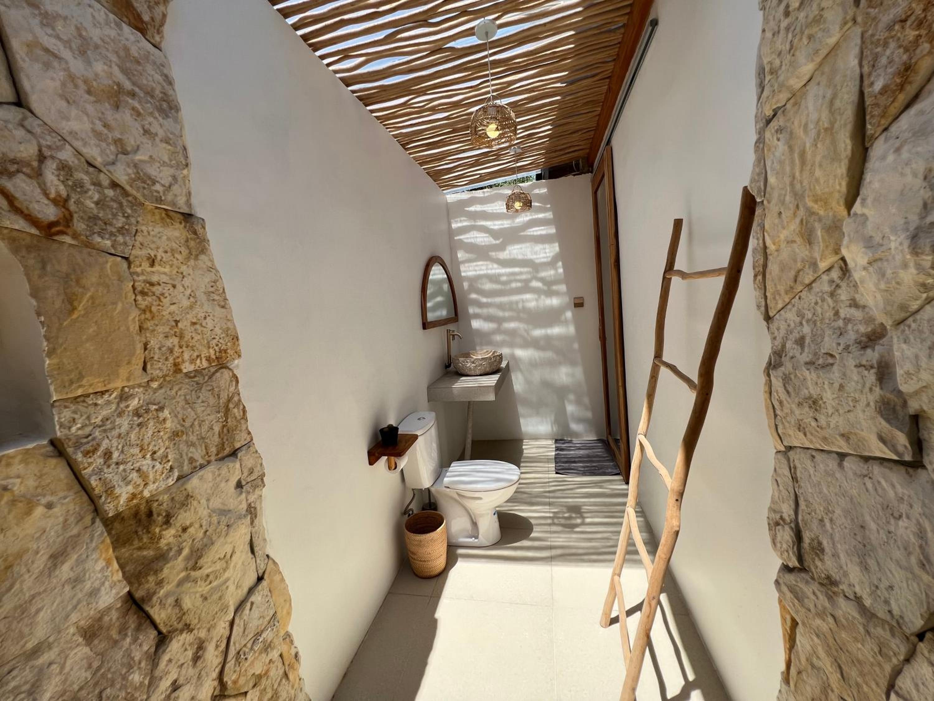 Deluxe Bungalow - Photo 11