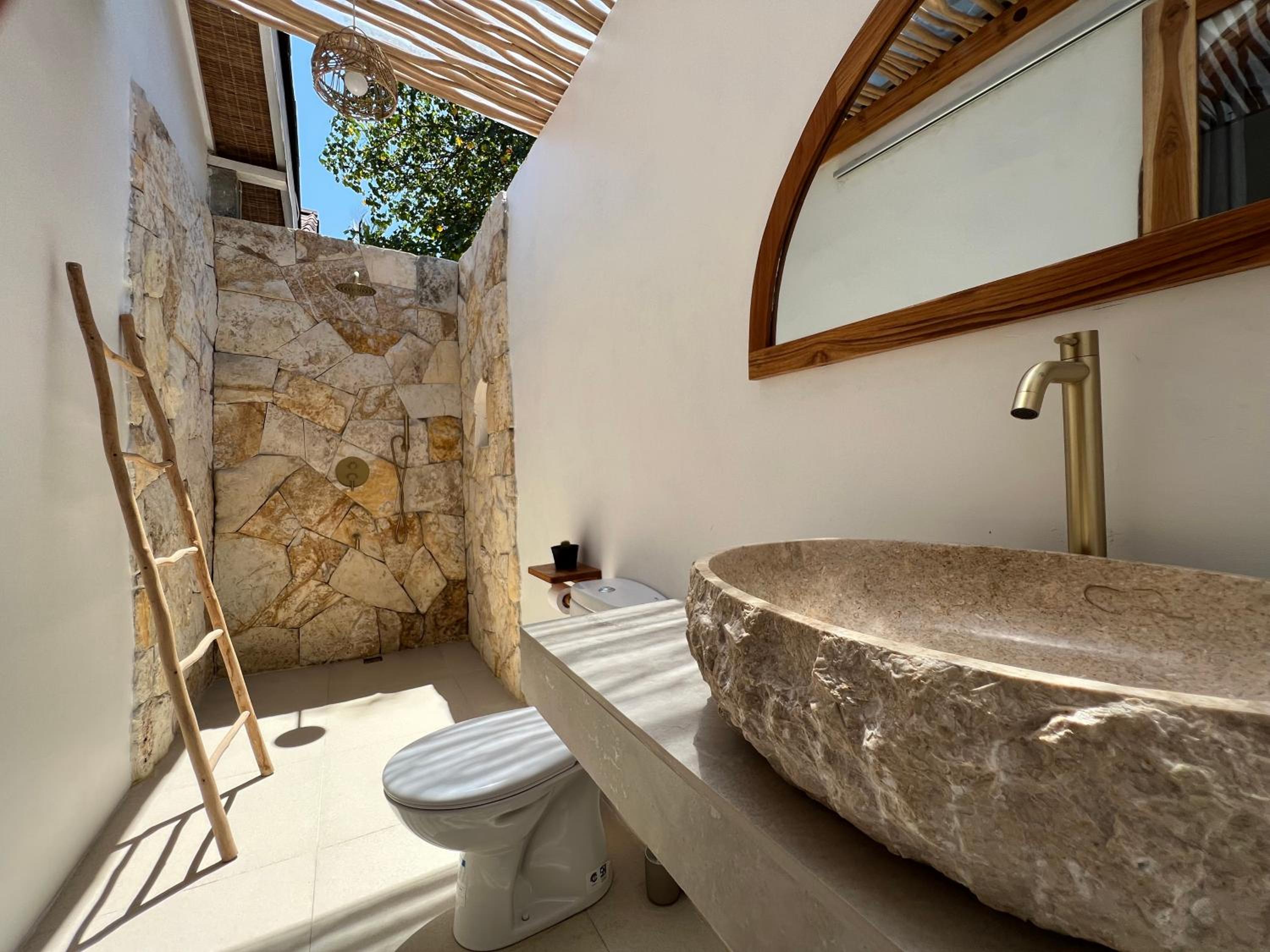 Deluxe Bungalow - Photo 7
