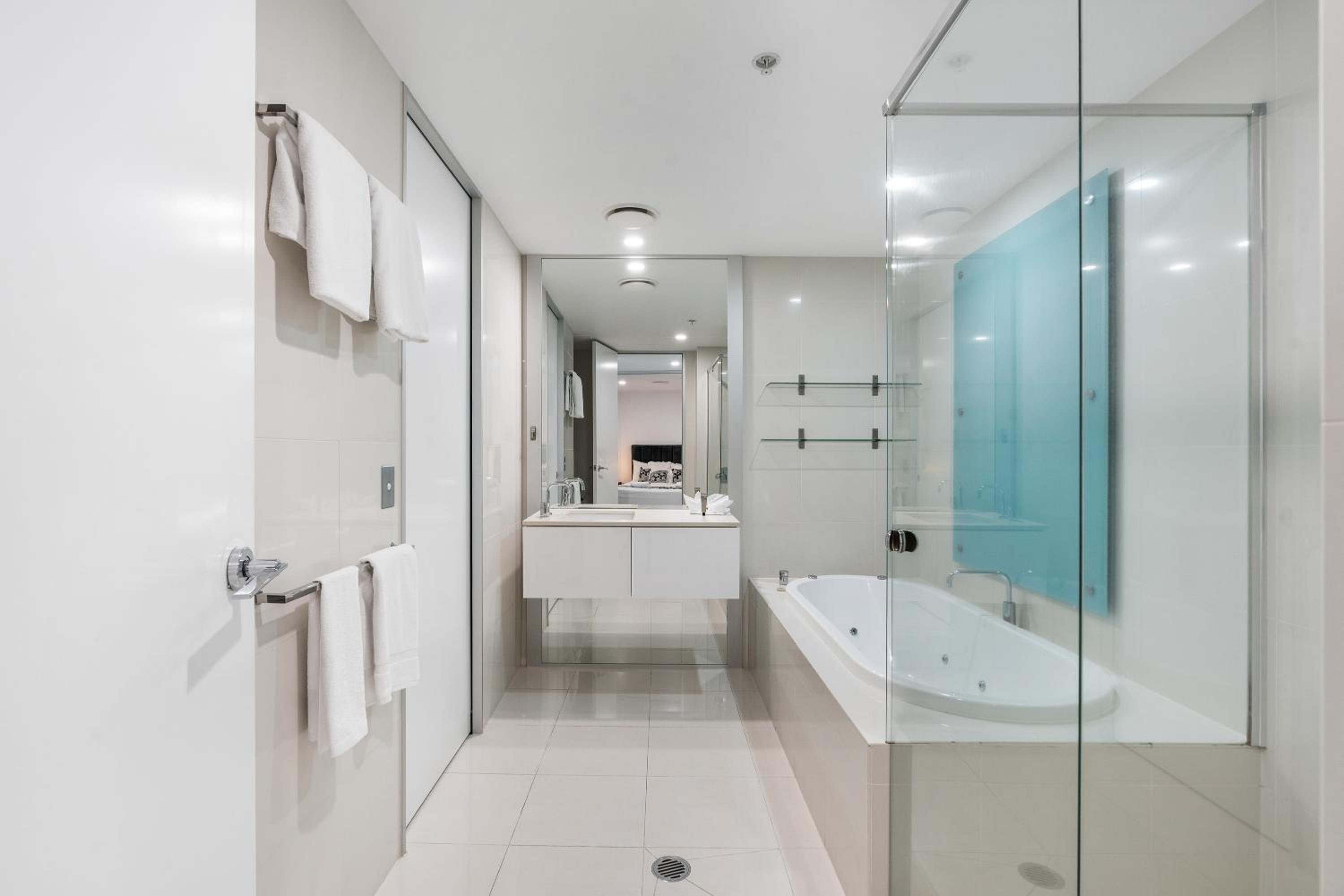 One-Bedroom Family Apartment with Spa Bath (No Housekeeping)