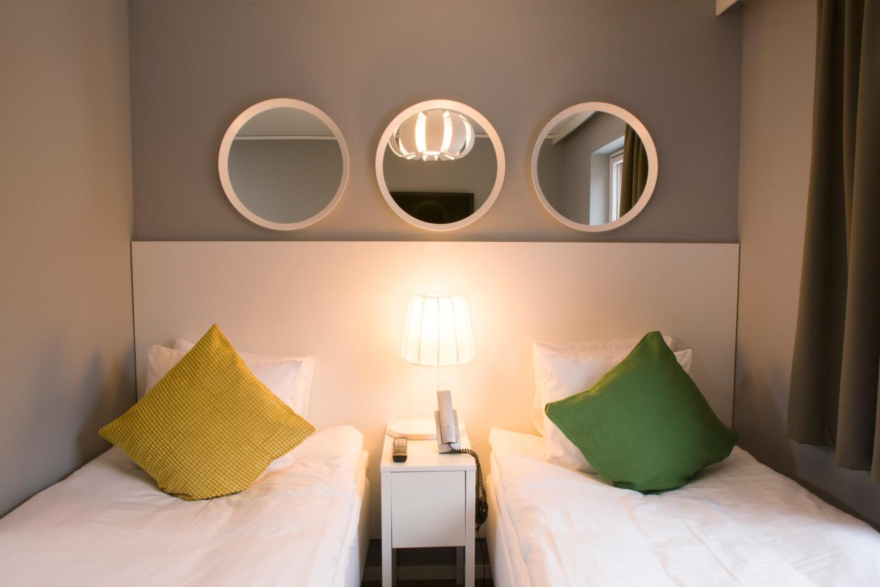 Twin Room - Photo 2