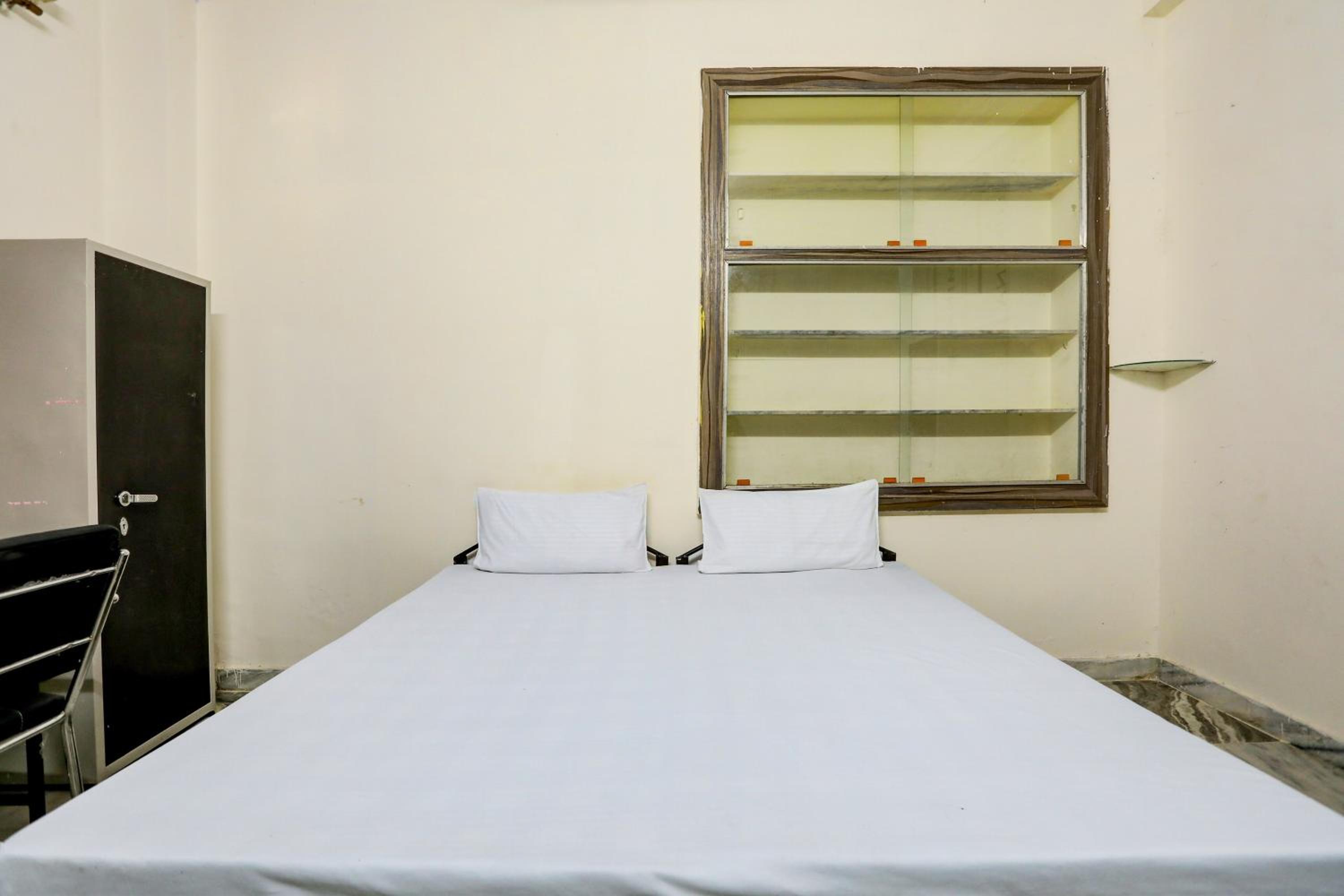 Classic Triple Room photo 2