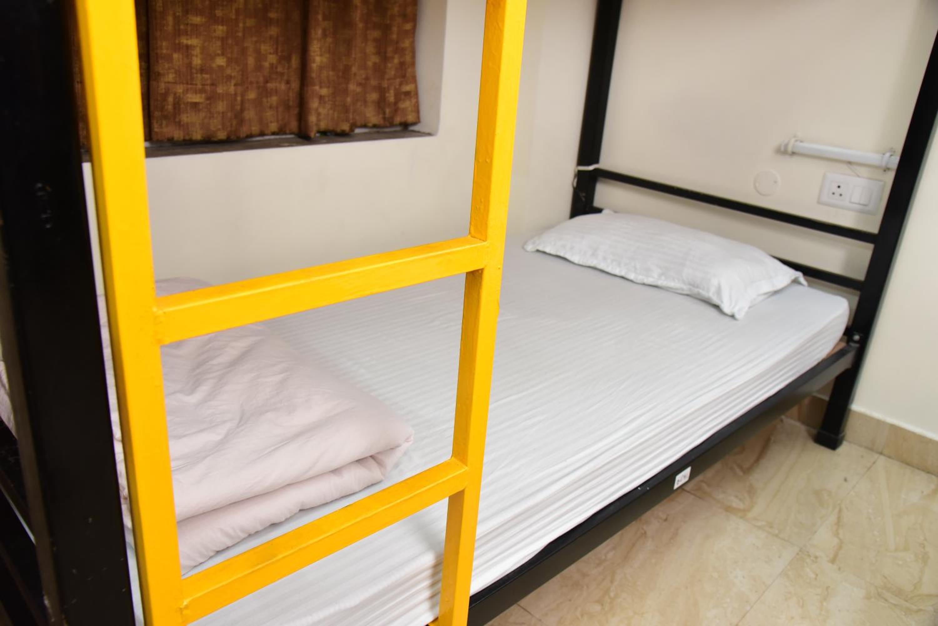 Bed in 6-Bed Mixed Dormitory Room photo 1