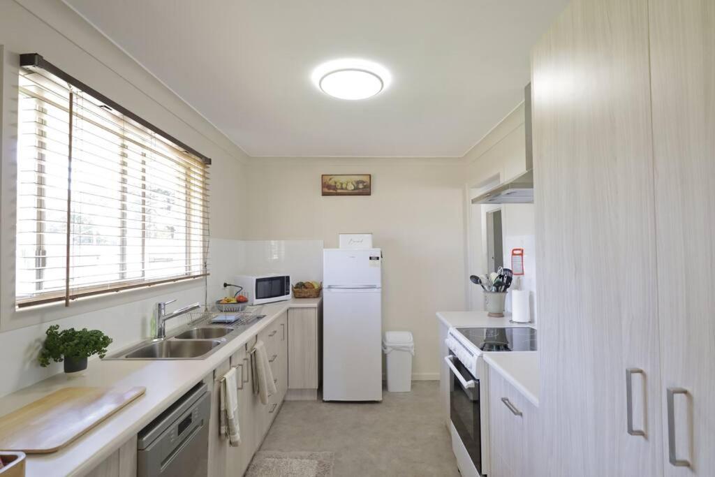 Three-Bedroom House photo 3