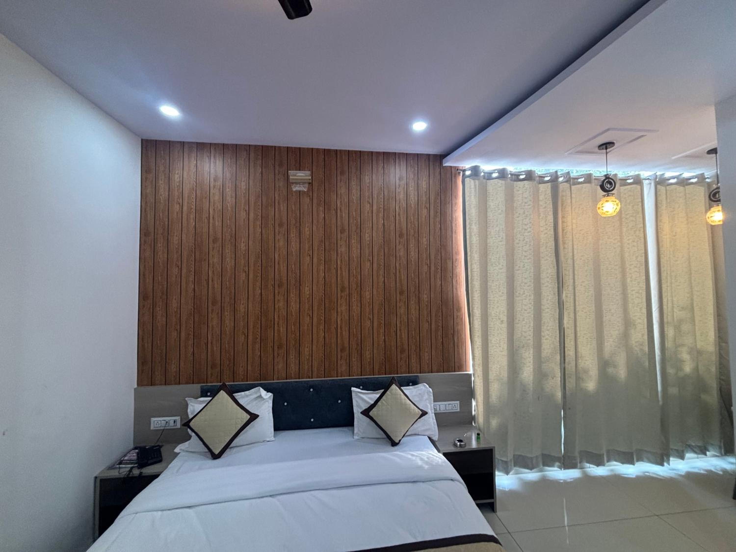 Superior King Room