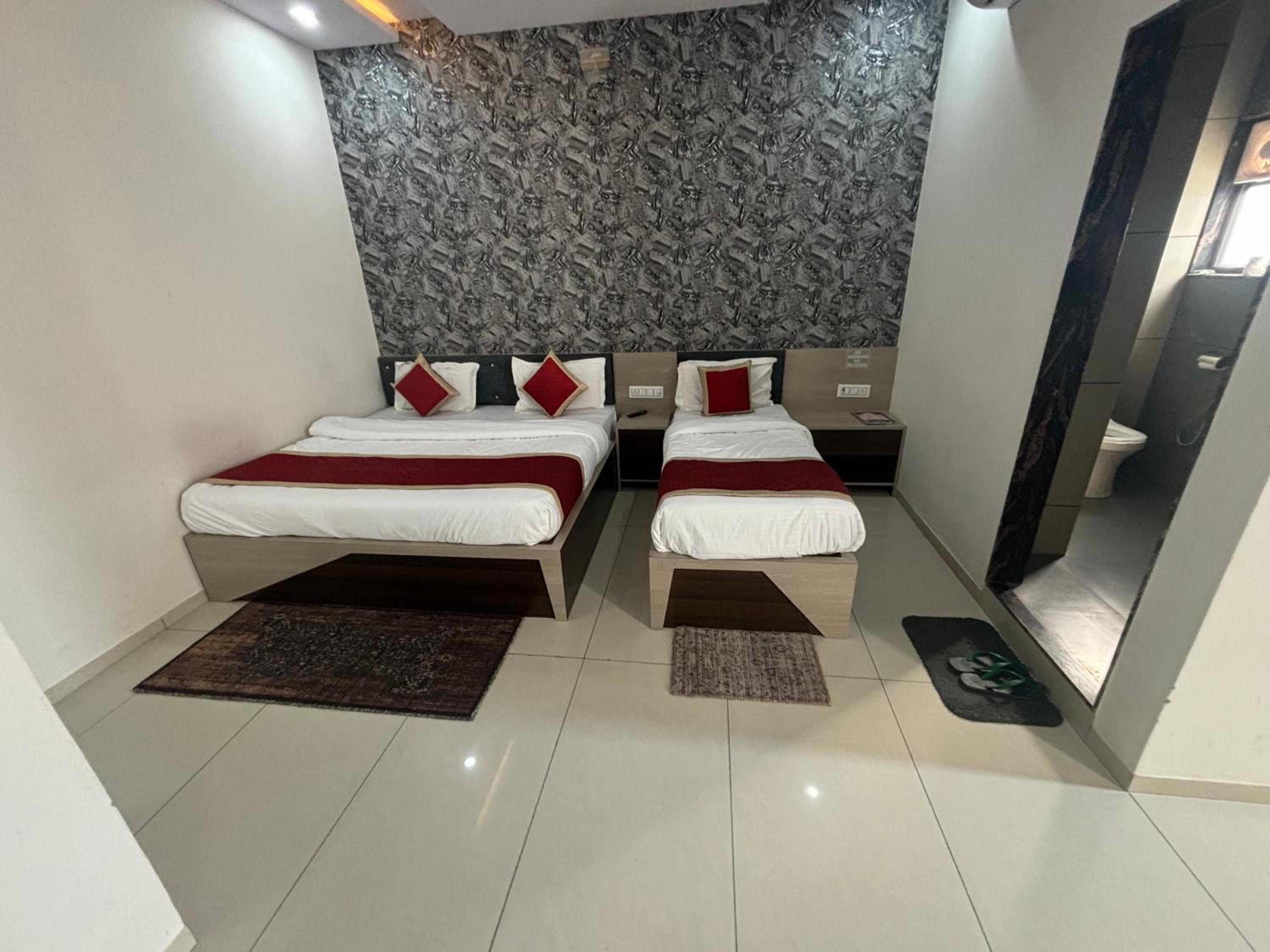 Luxury Triple Room