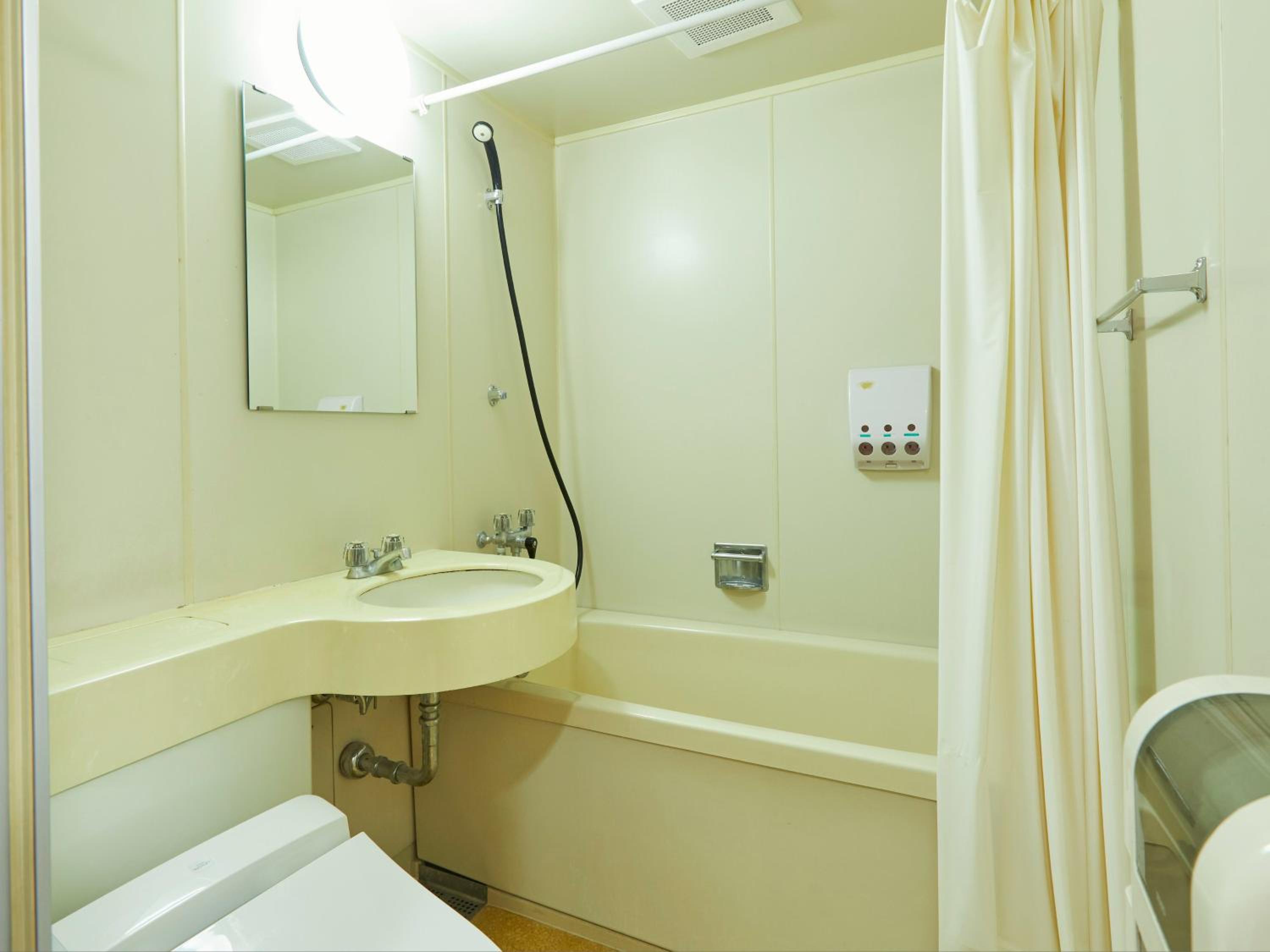 Standard Twin room with private bathroom photo 2